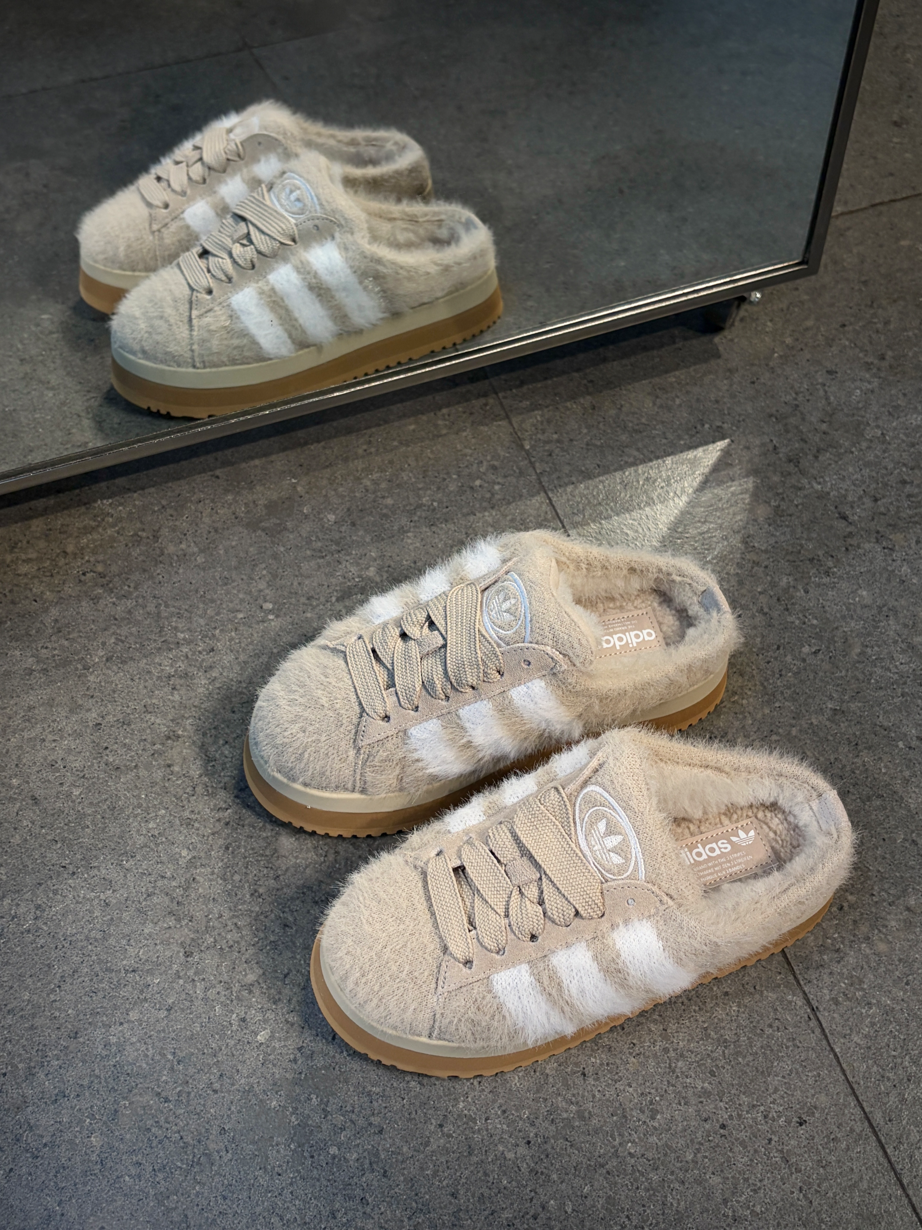 ＜預購＞ 愛迪達毛茸茸麵包鞋JR6159