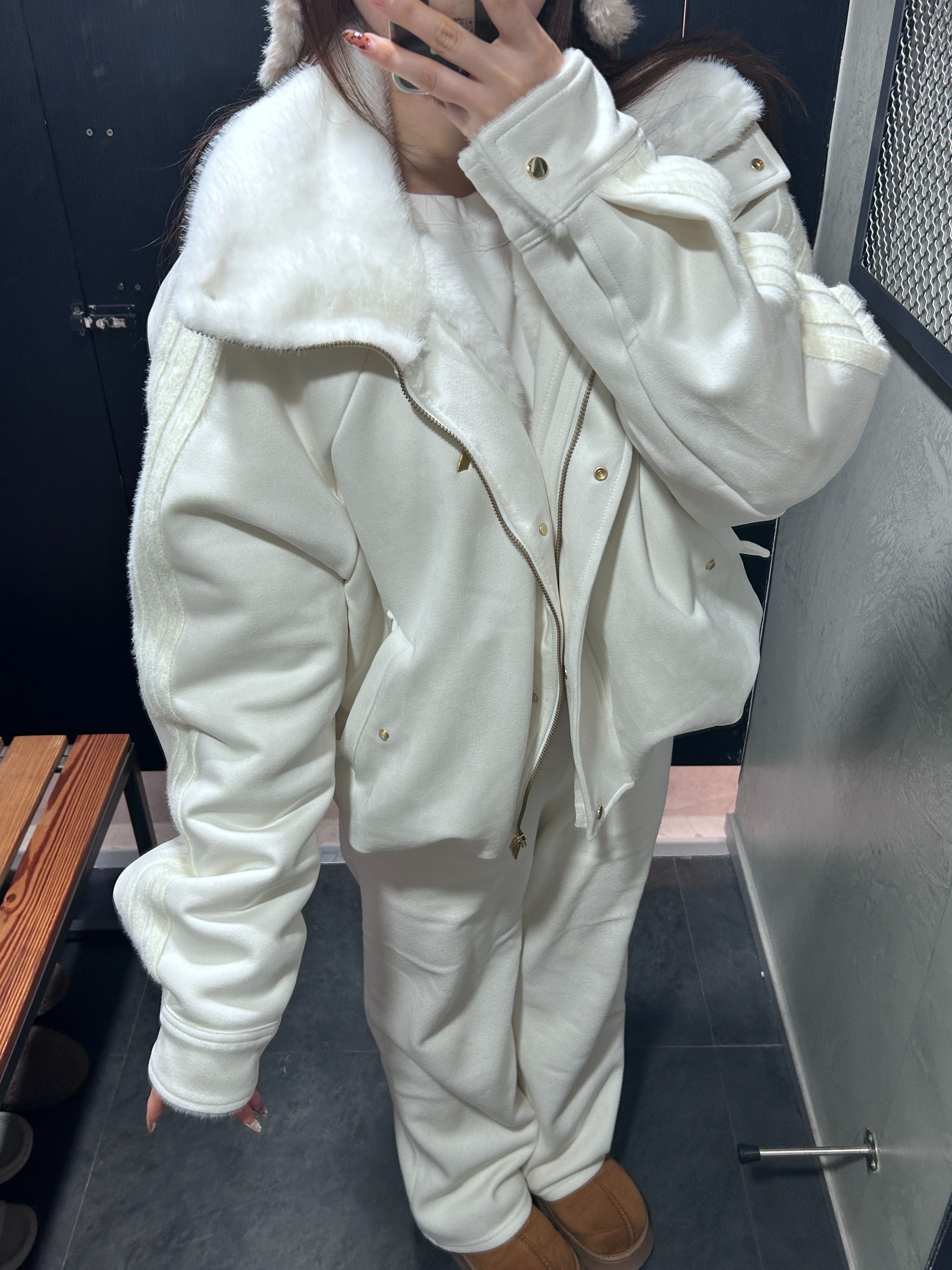 ＜預購＞愛迪達 馬年限定  毛茸茸夾克外套 KH2662