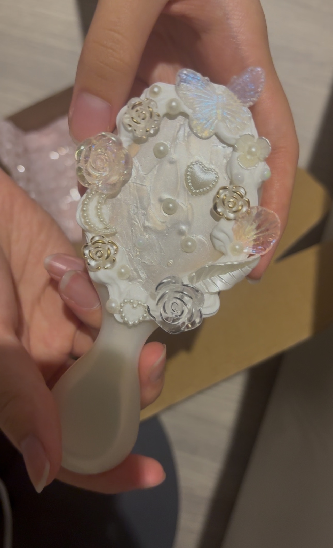 奶油膠氣墊梳