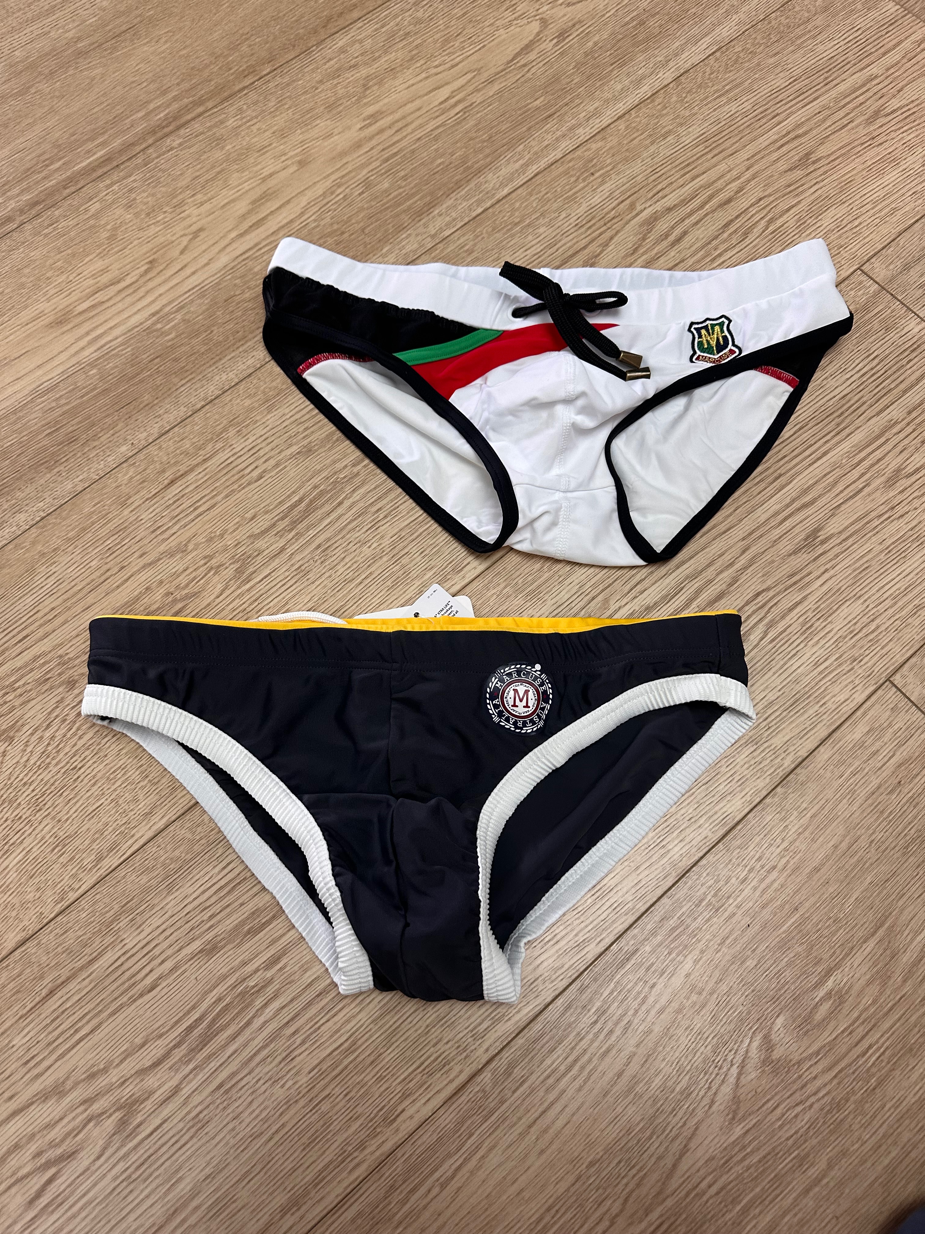 Marcuse 三角泳褲 全新M號