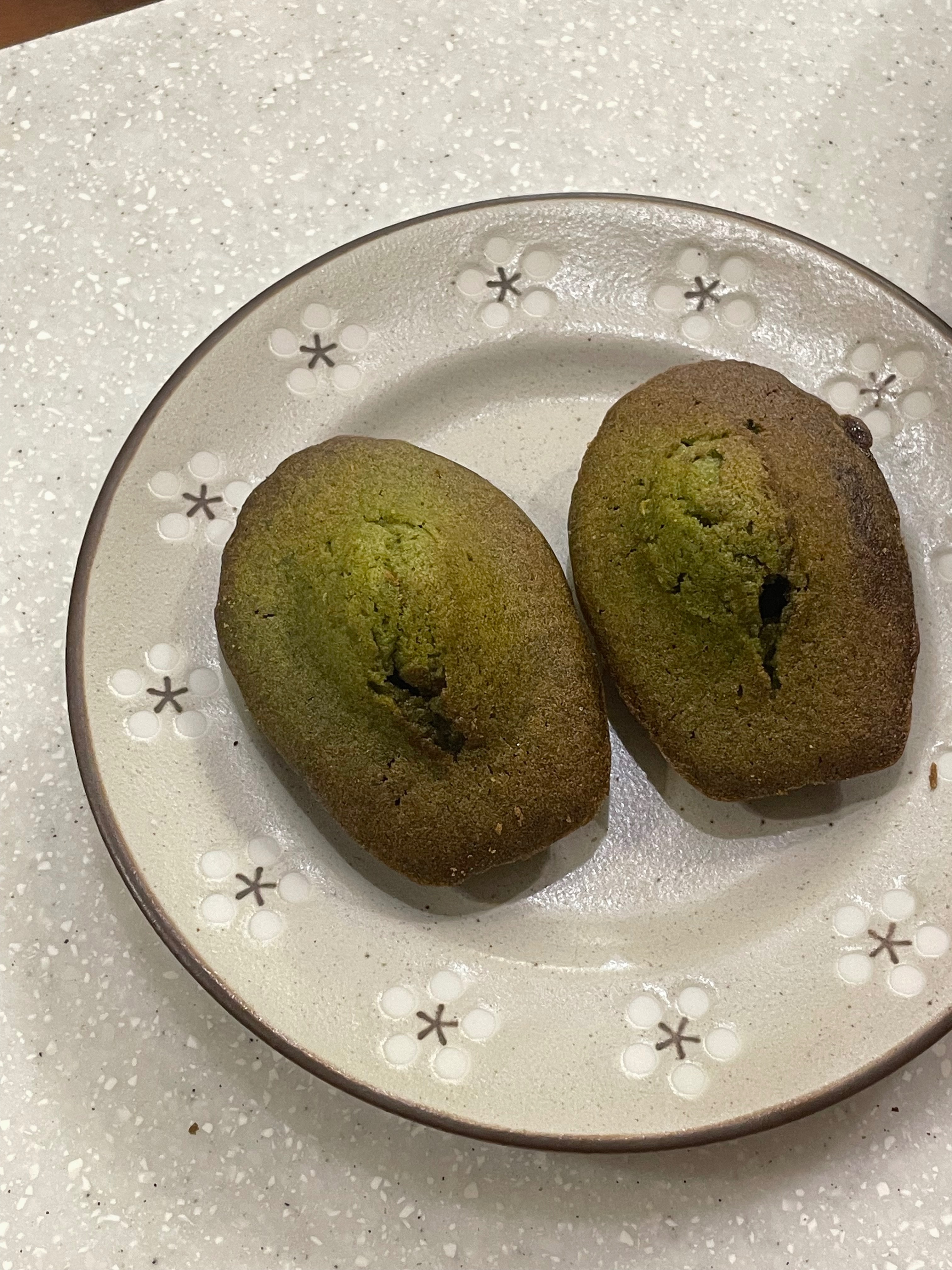 奶香金萱茶瑪德蓮