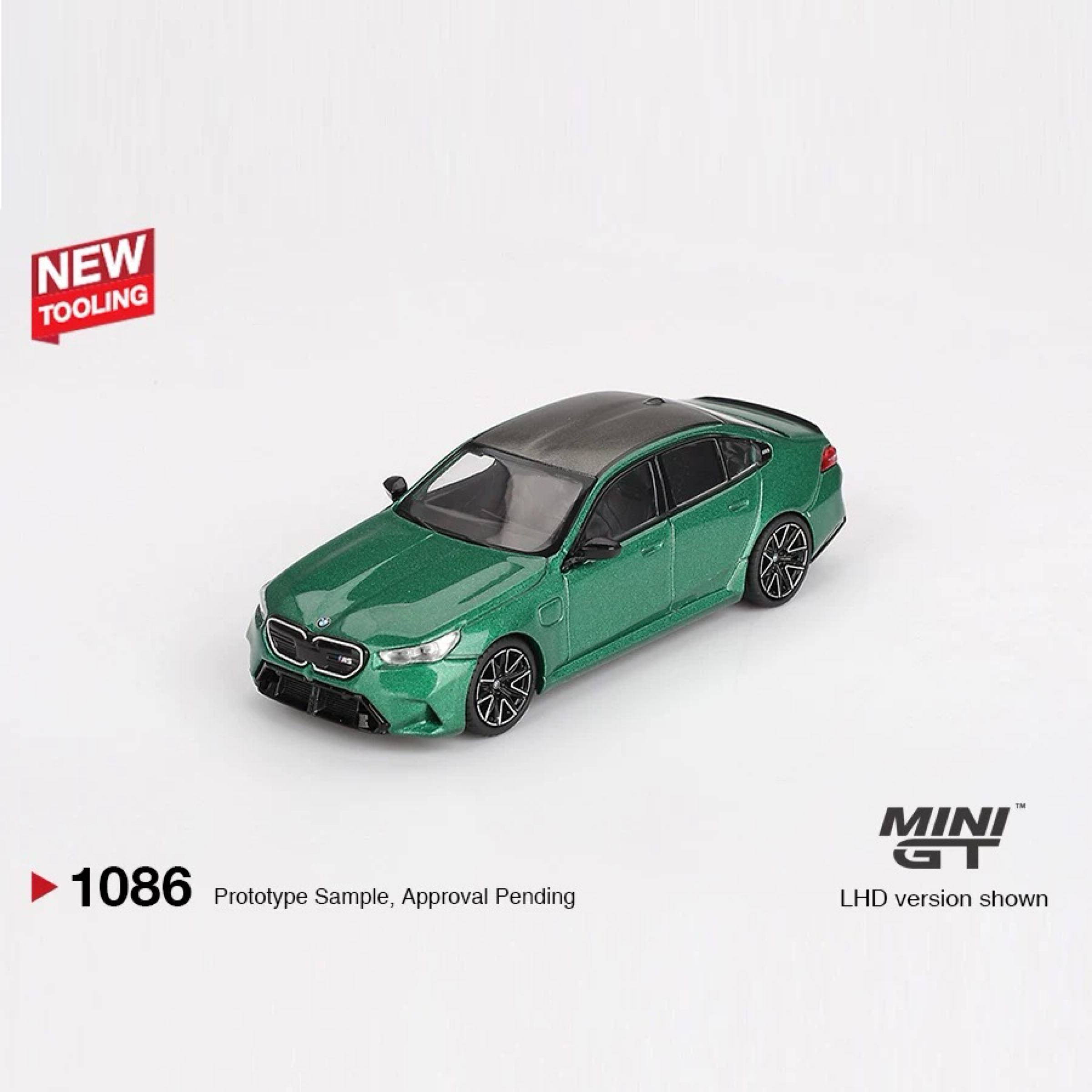 中銷MINIGT 1:64 BMW M5 G90馬恩島金屬綠色合金汽車模型收藏#1086