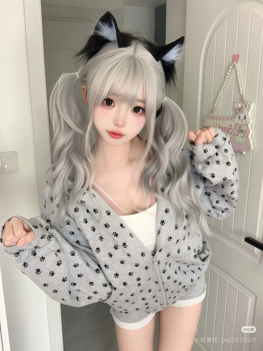 地雷系銀白混色水波紋中長捲假髮