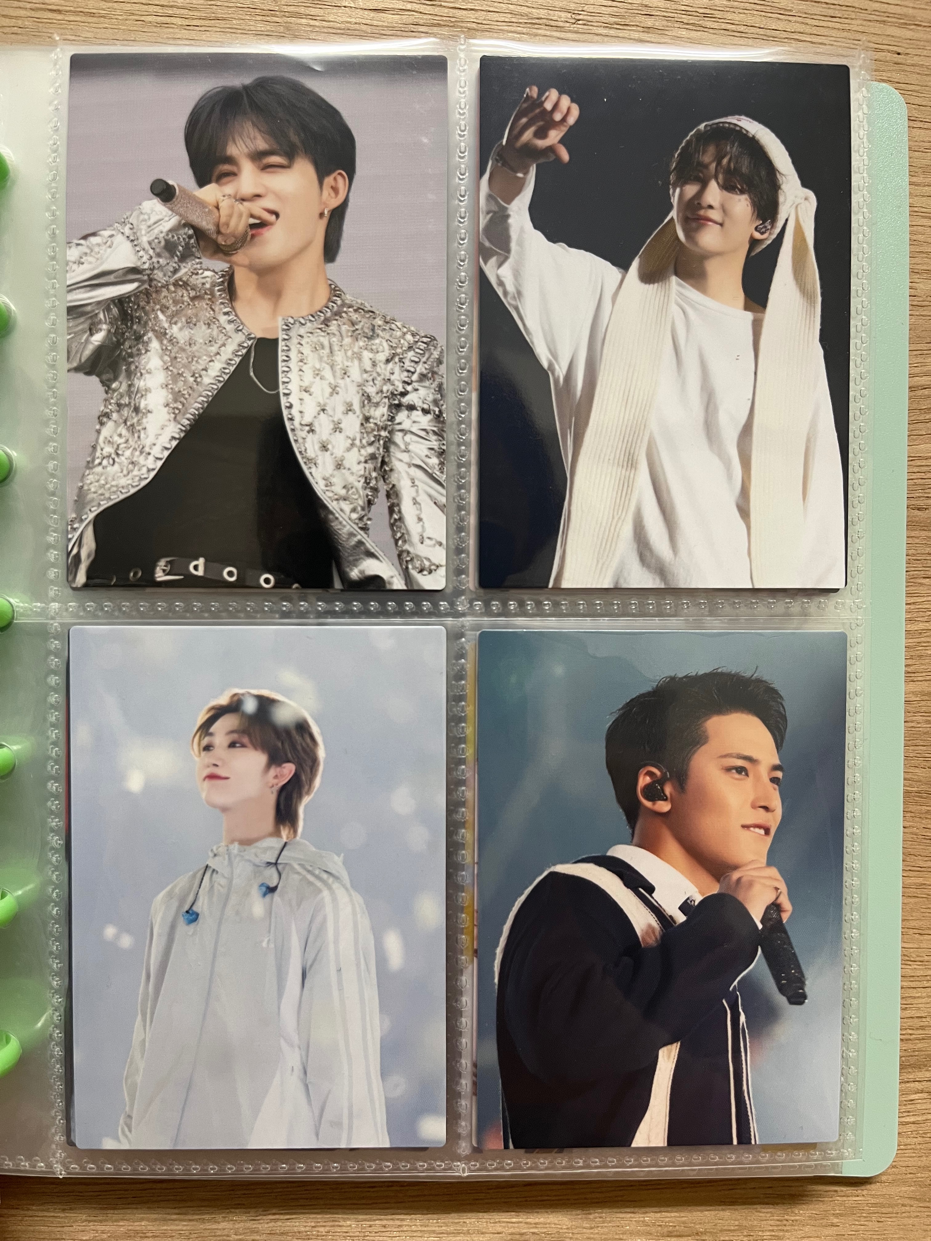 FOLLOW FELLOE 展覽卡包