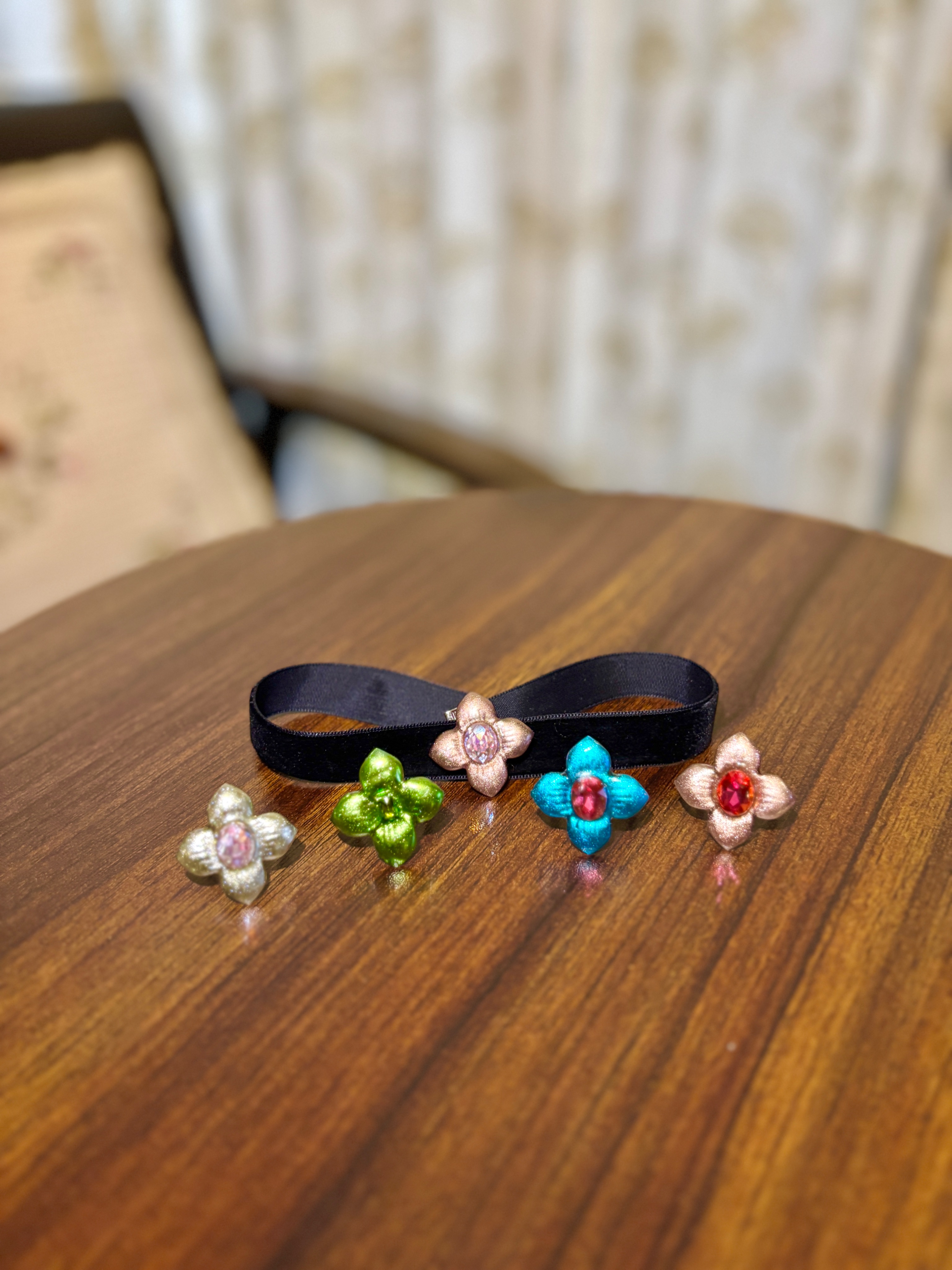 金屬色寶石四照花戒指