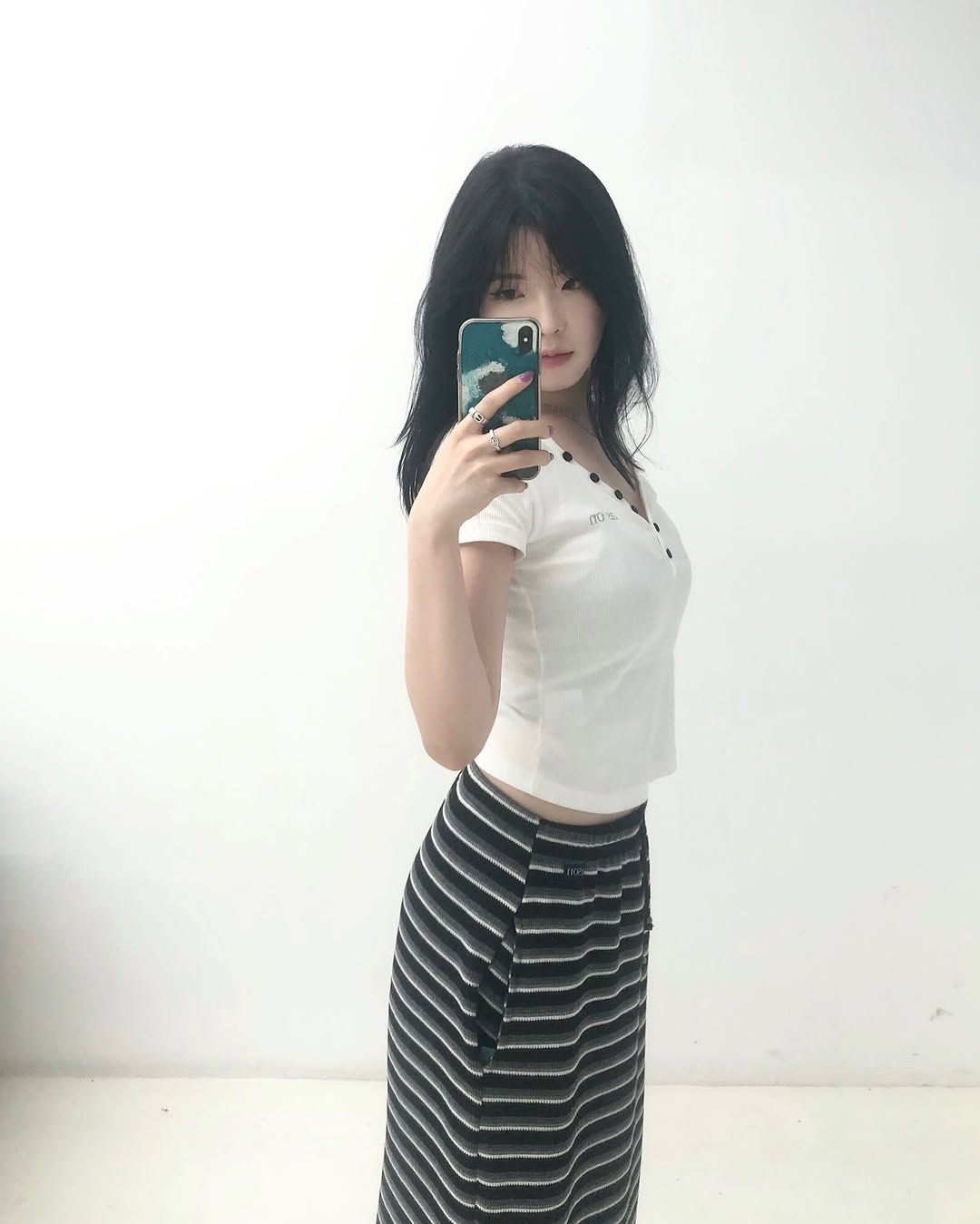 ason LEAF BUTTON T