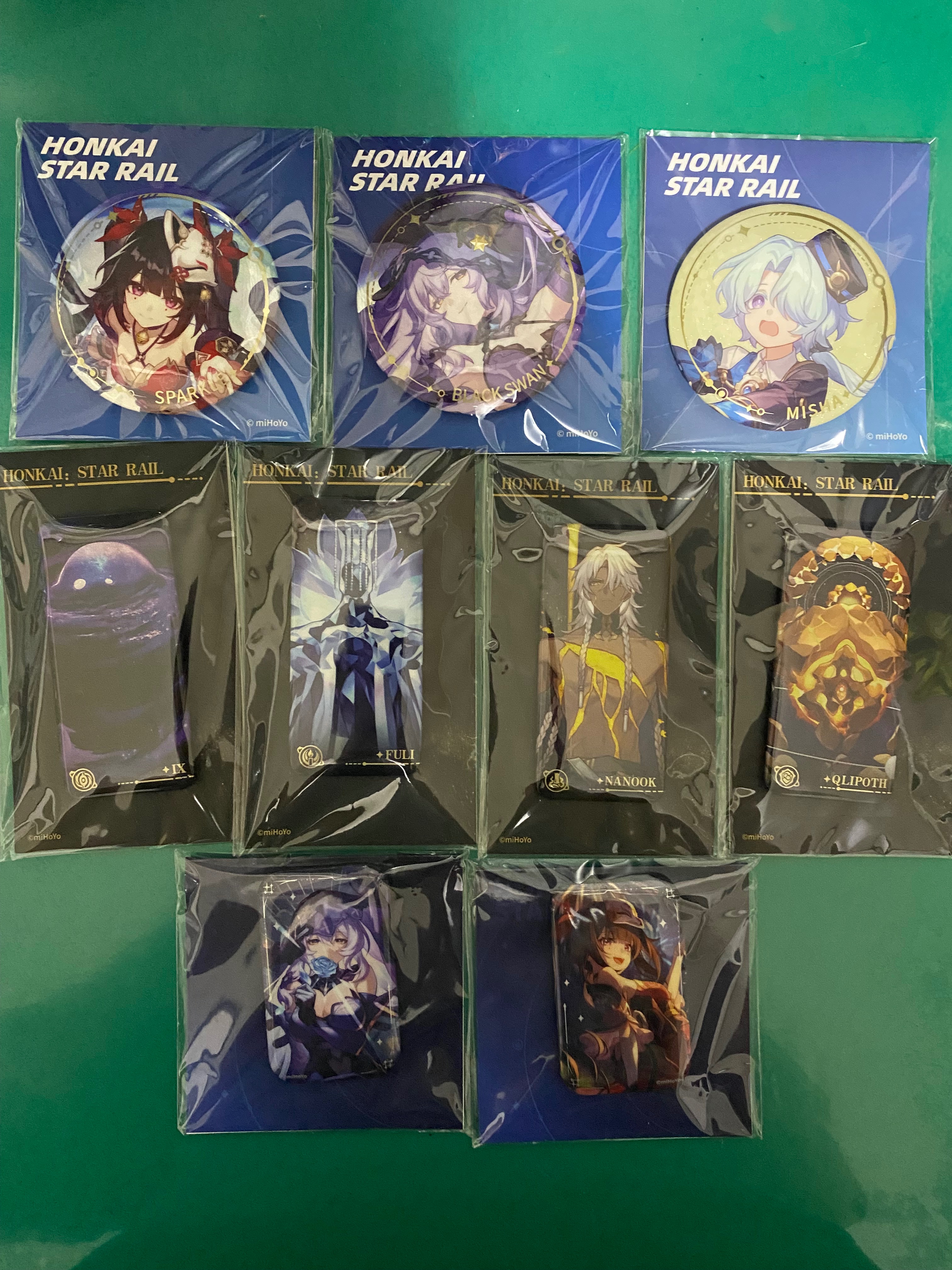 立繪、星神、光錐徽章