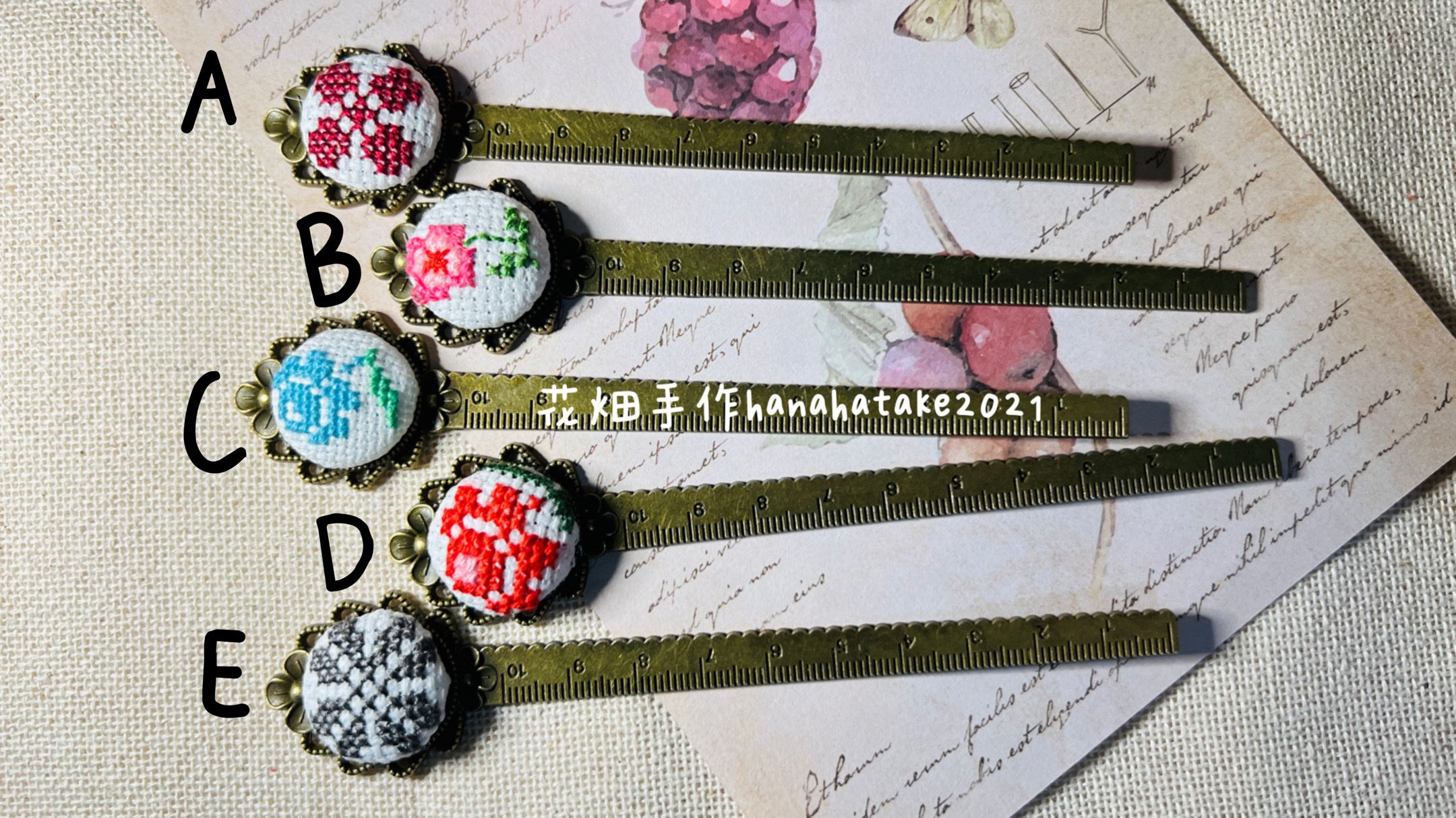 花畑飾物所Hanabatake Atelier  ｜手縫刺繡系列｜復古花框金屬款書籤