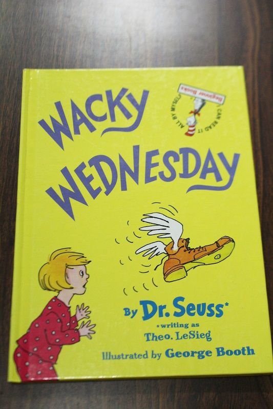 英文繪本-WACKY WEDNESDAY　 【二手】6成新