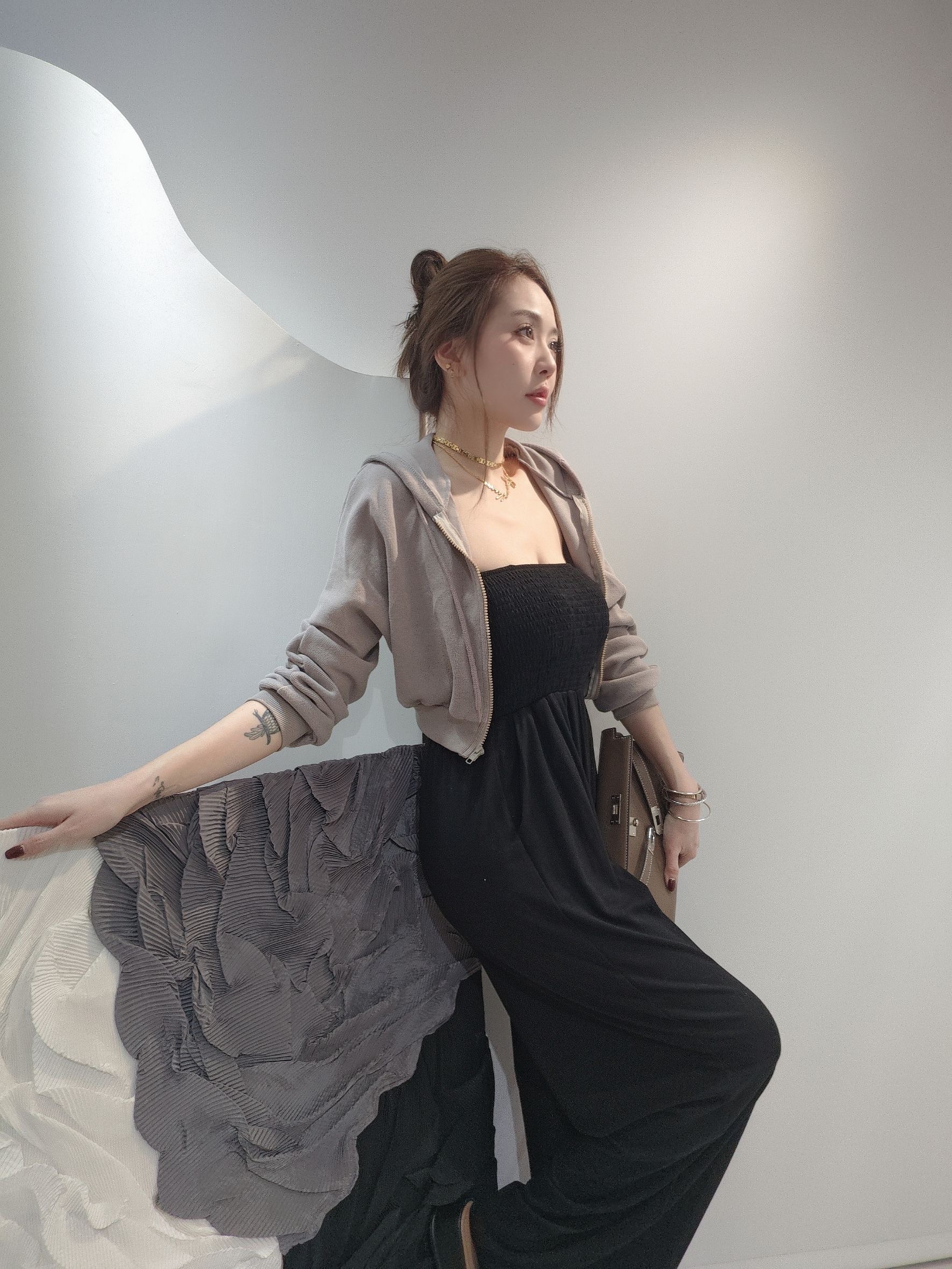 5592 迷你短版連帽外套