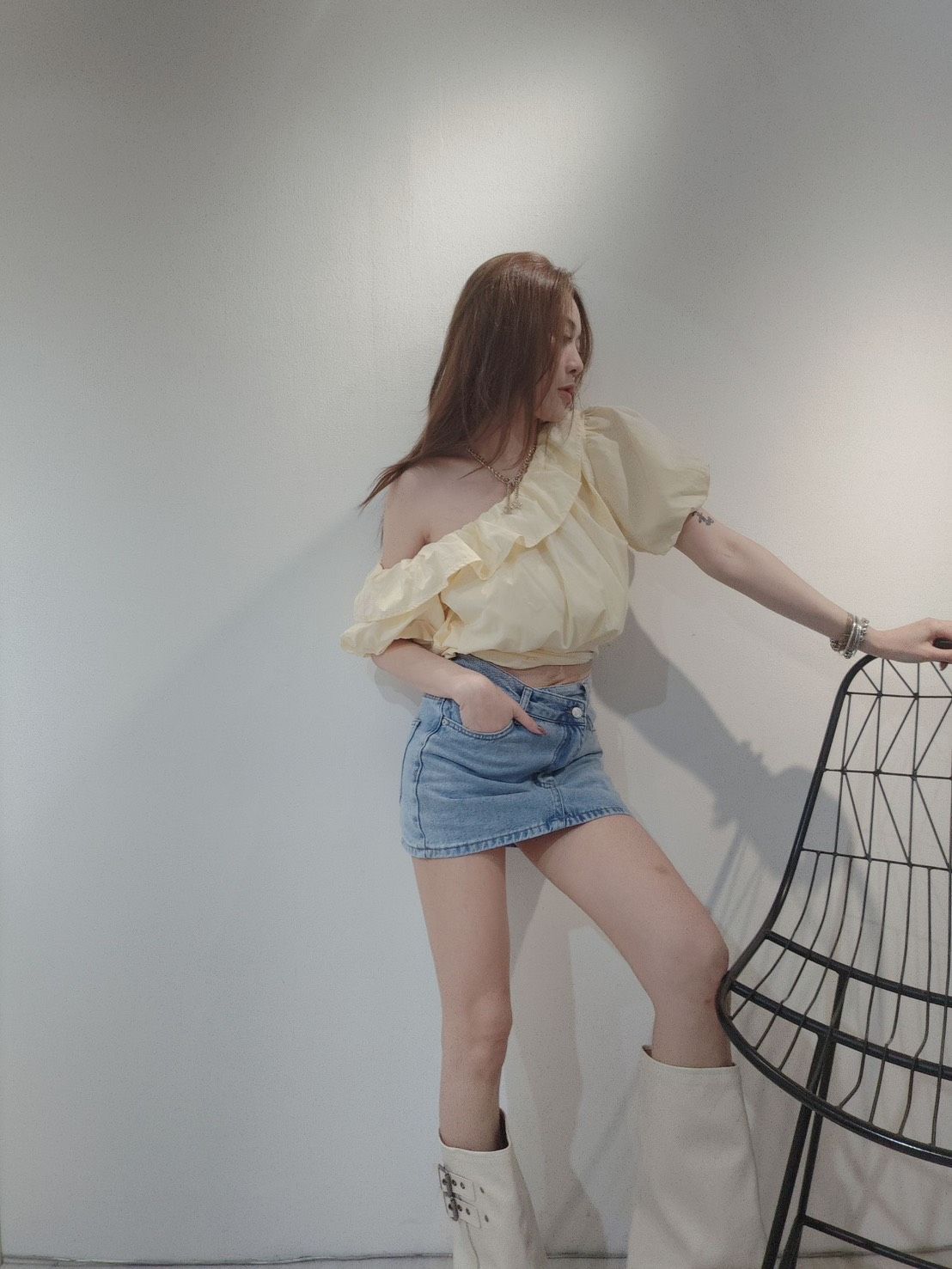 582 斜口荷葉襯料上衣