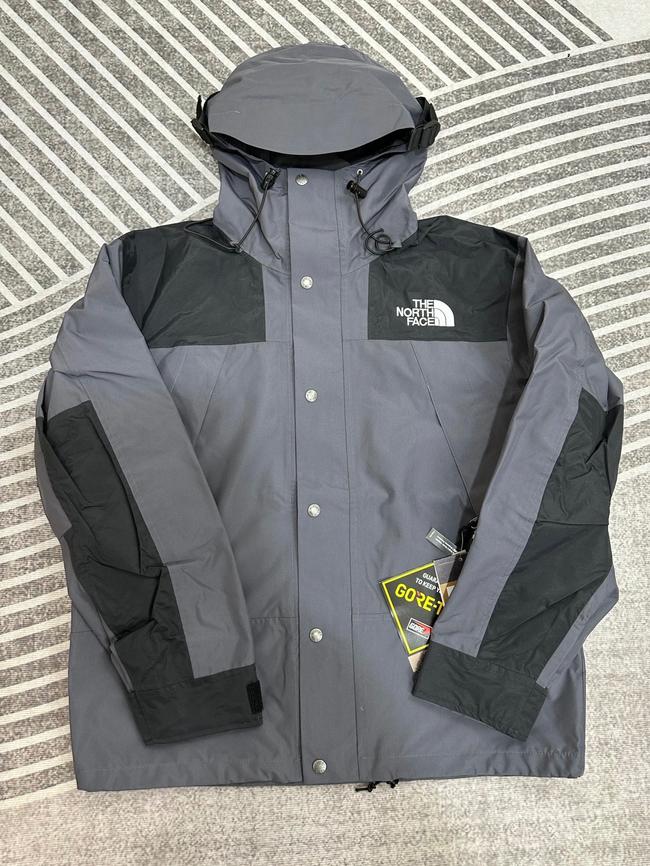 【預售】北臉1990 GTX衝鋒衣灰黑拼接