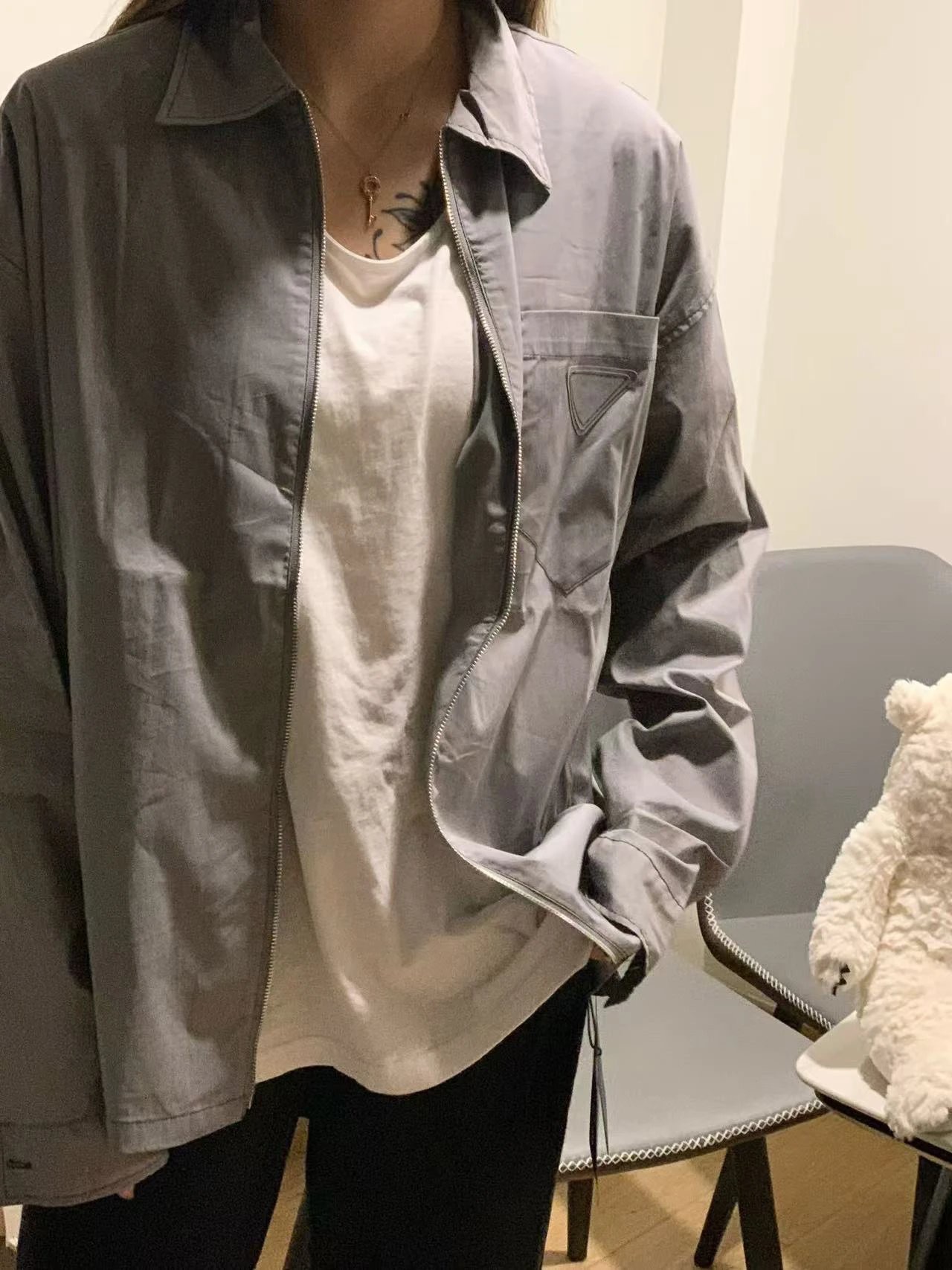 Prad 25SS 三角標薄款風衣夾克