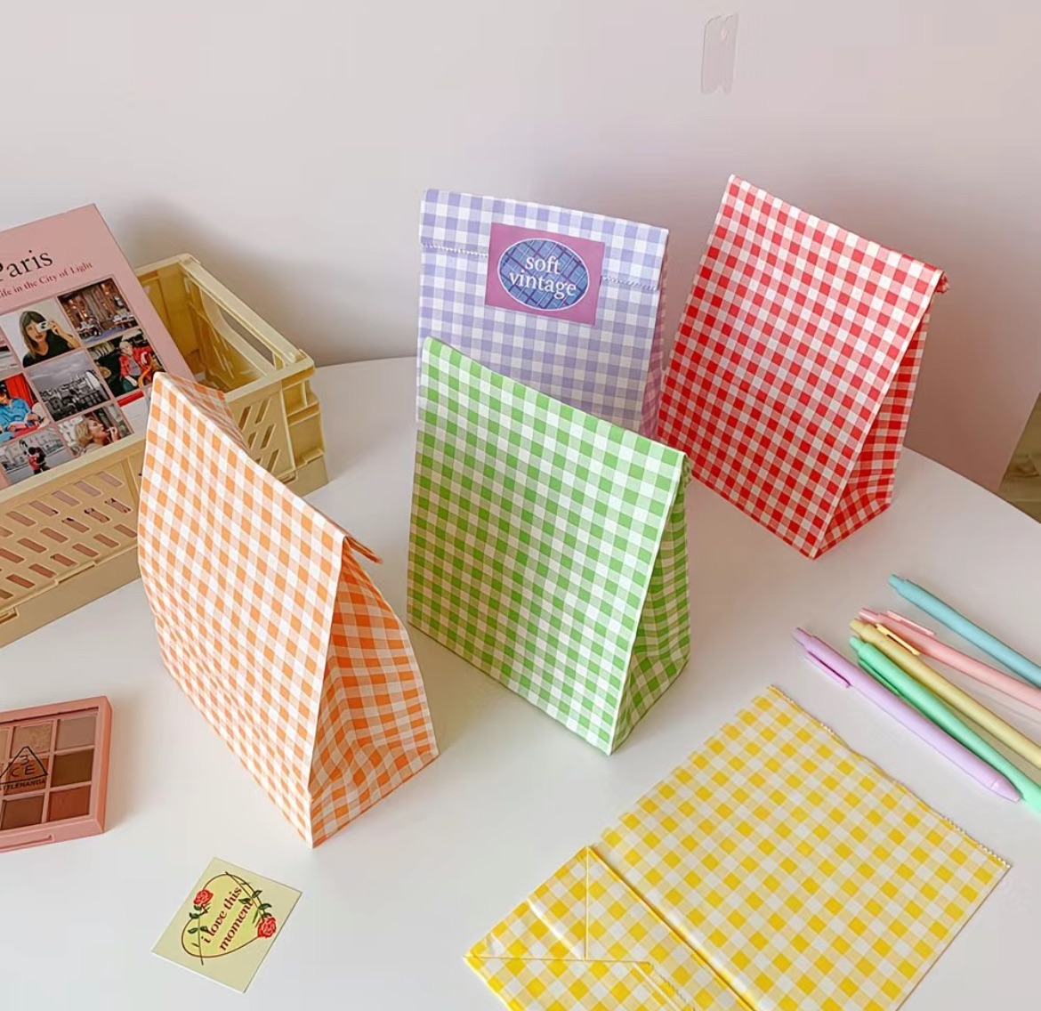 現貨🌟方格大紙袋 22*14*7.8公分