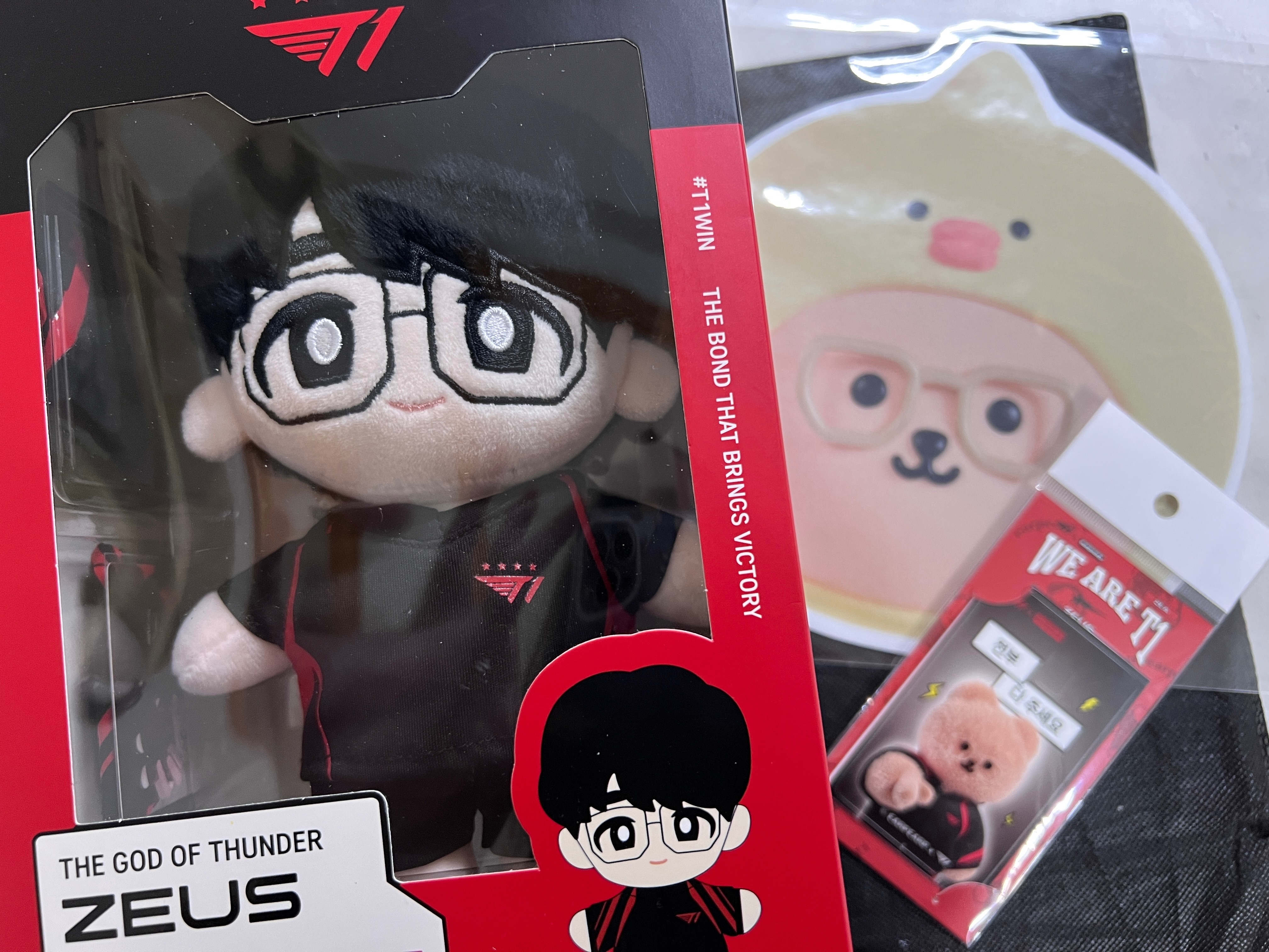 全新未拆Zeus棉花娃卡貼滑鼠墊