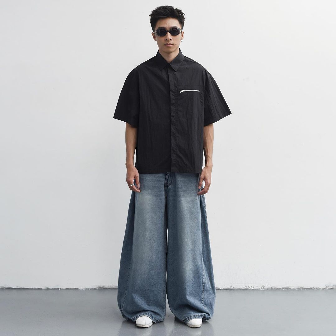 PLEATED WIDE JEANS