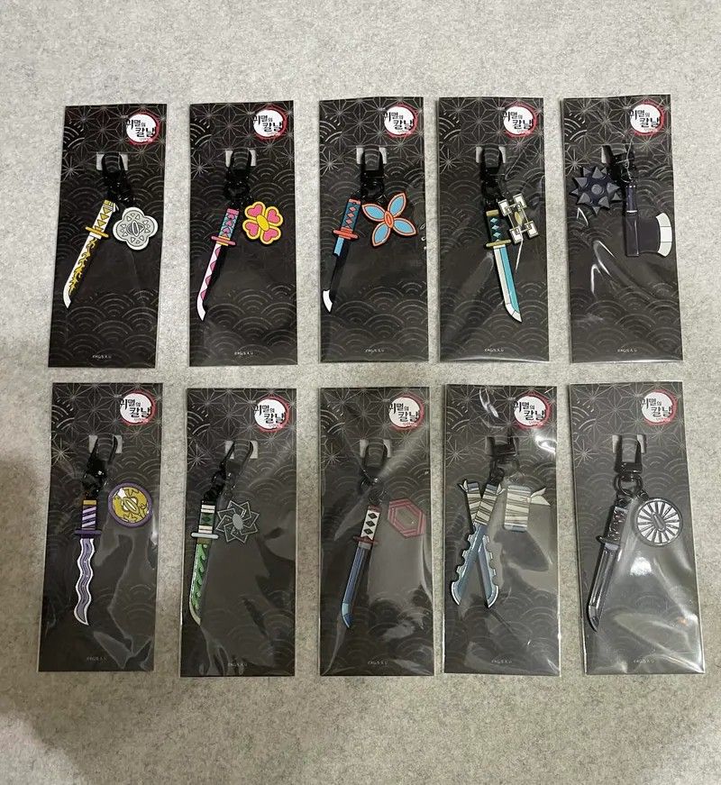 【OWN】鬼滅之刃 韓國限定 電影 電影院周邊 韓國 日輪刀 吊飾 吊牌 配件 共十款 隨機