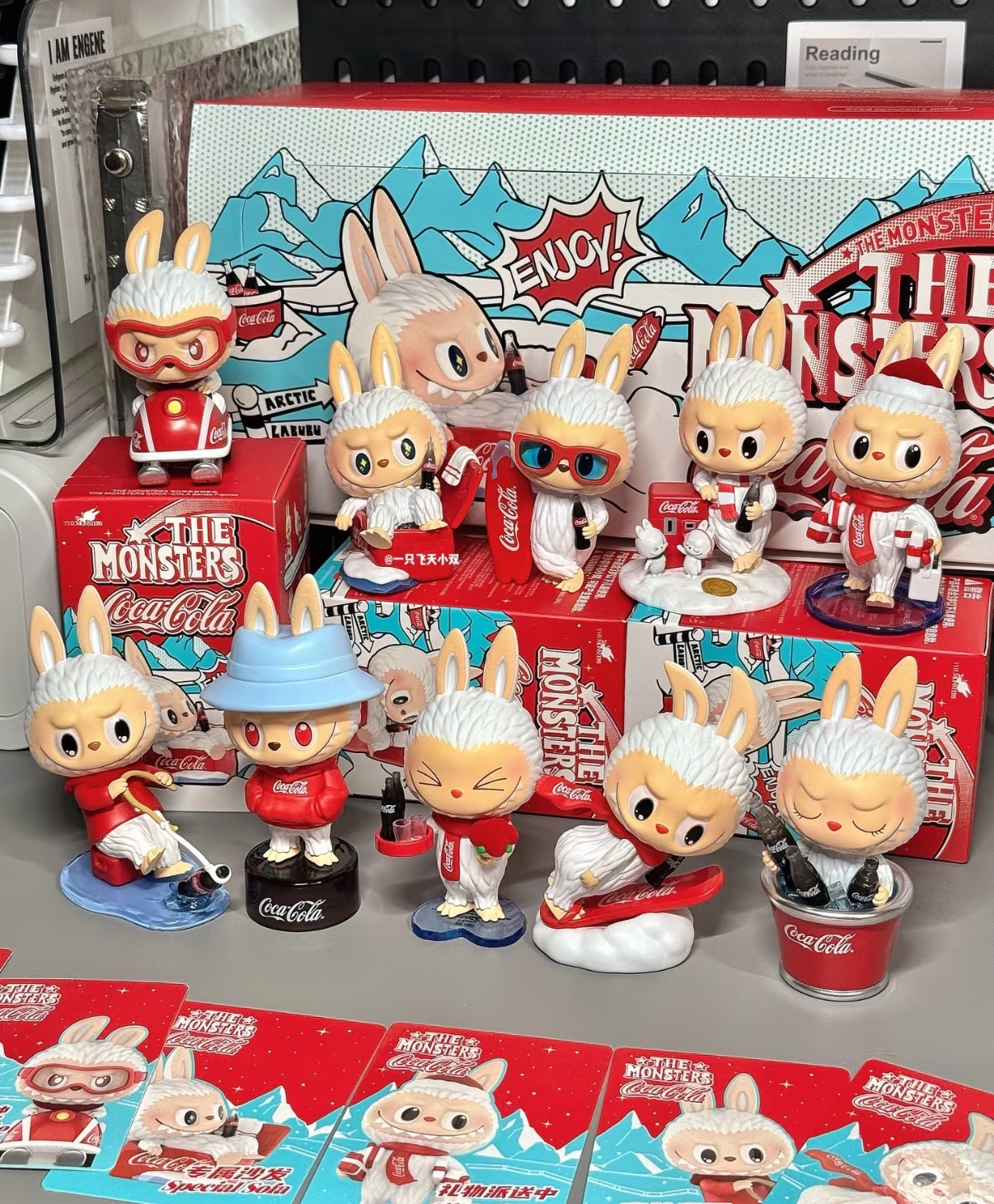 泡泡瑪特可口可樂系列手辦盲盒