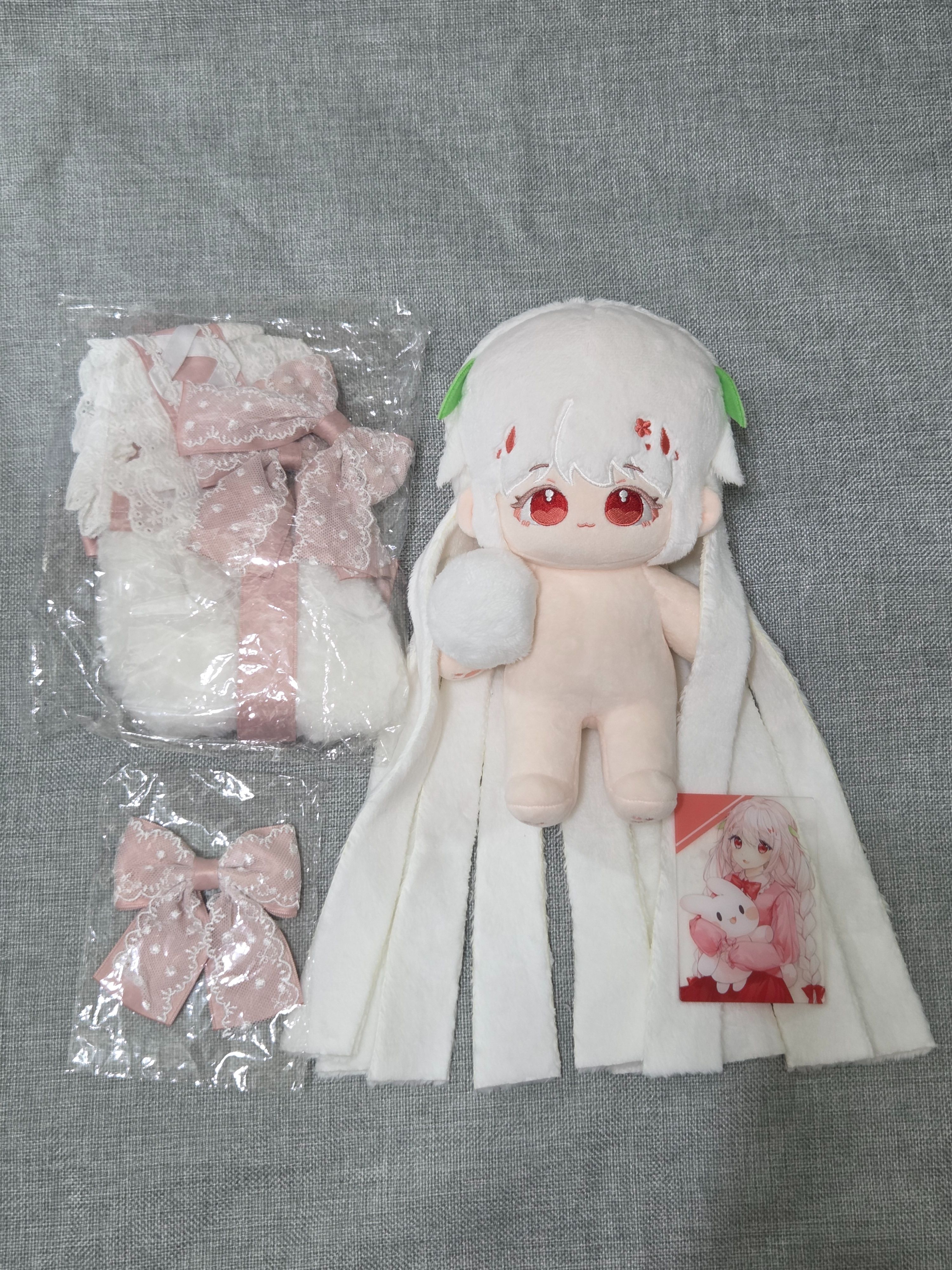 20cm諾芸·重製版 （有骨）+兔耳髮帶+出生特典+送一套衣服