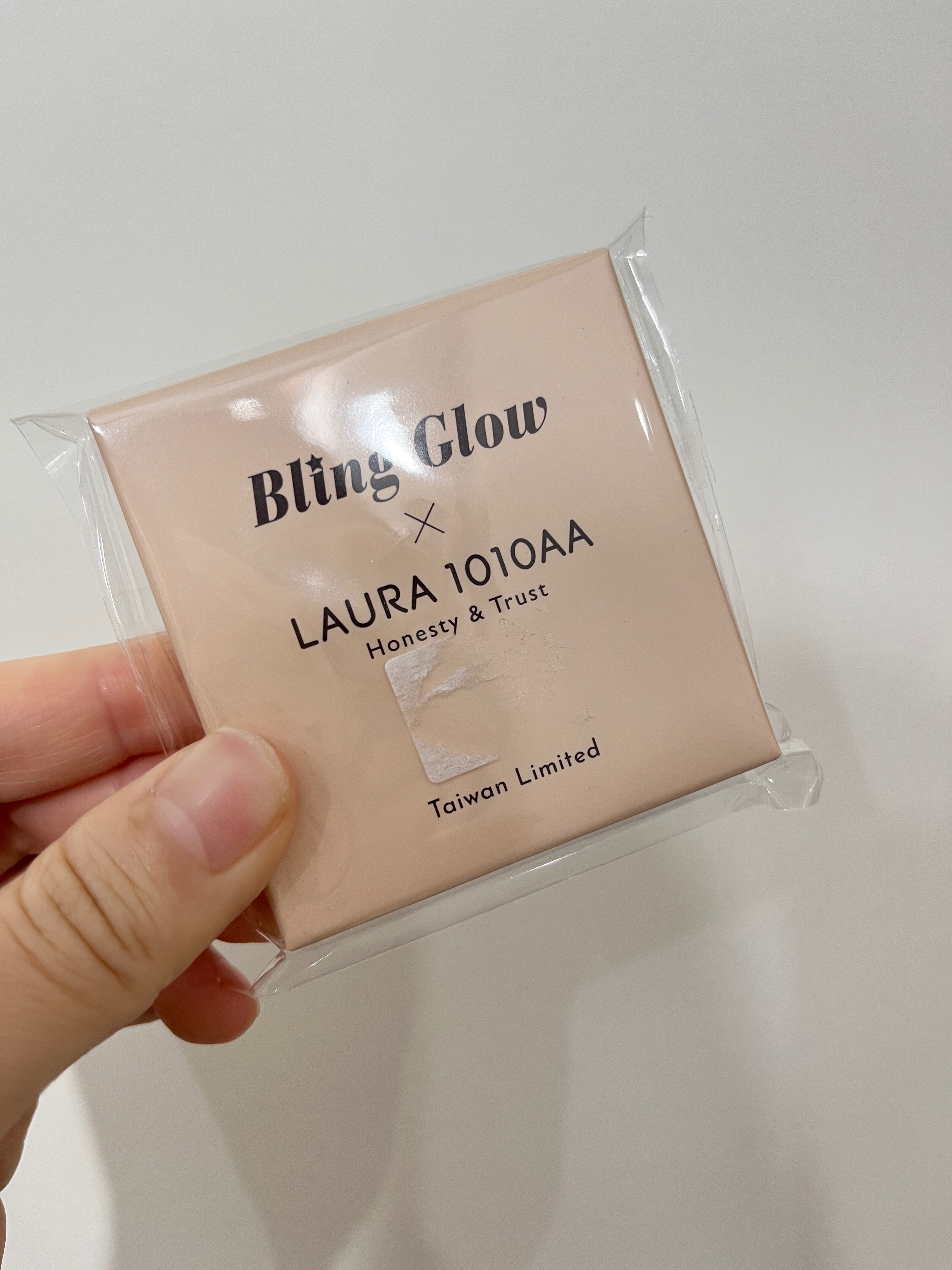 全新 Bling Glow x Laura1010aa 四色遮瑕盤
