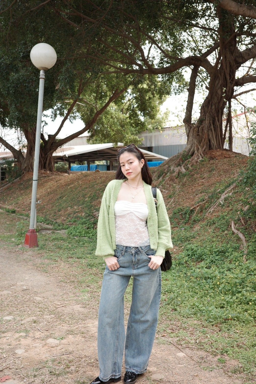 ⭐️多尺碼!!中藍色低腰牛仔褲微𝒃𝒂𝒈𝒈𝒚 𝒋𝒆𝒂𝒏𝒔👖
