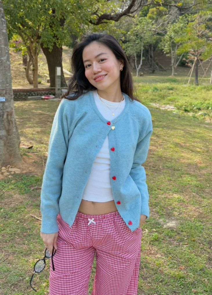 本期大必買🫐🥣⭐️寶寶藍色愛心慵懶 𝑪𝒂𝒓𝒅𝒊𝒈𝒂𝒏