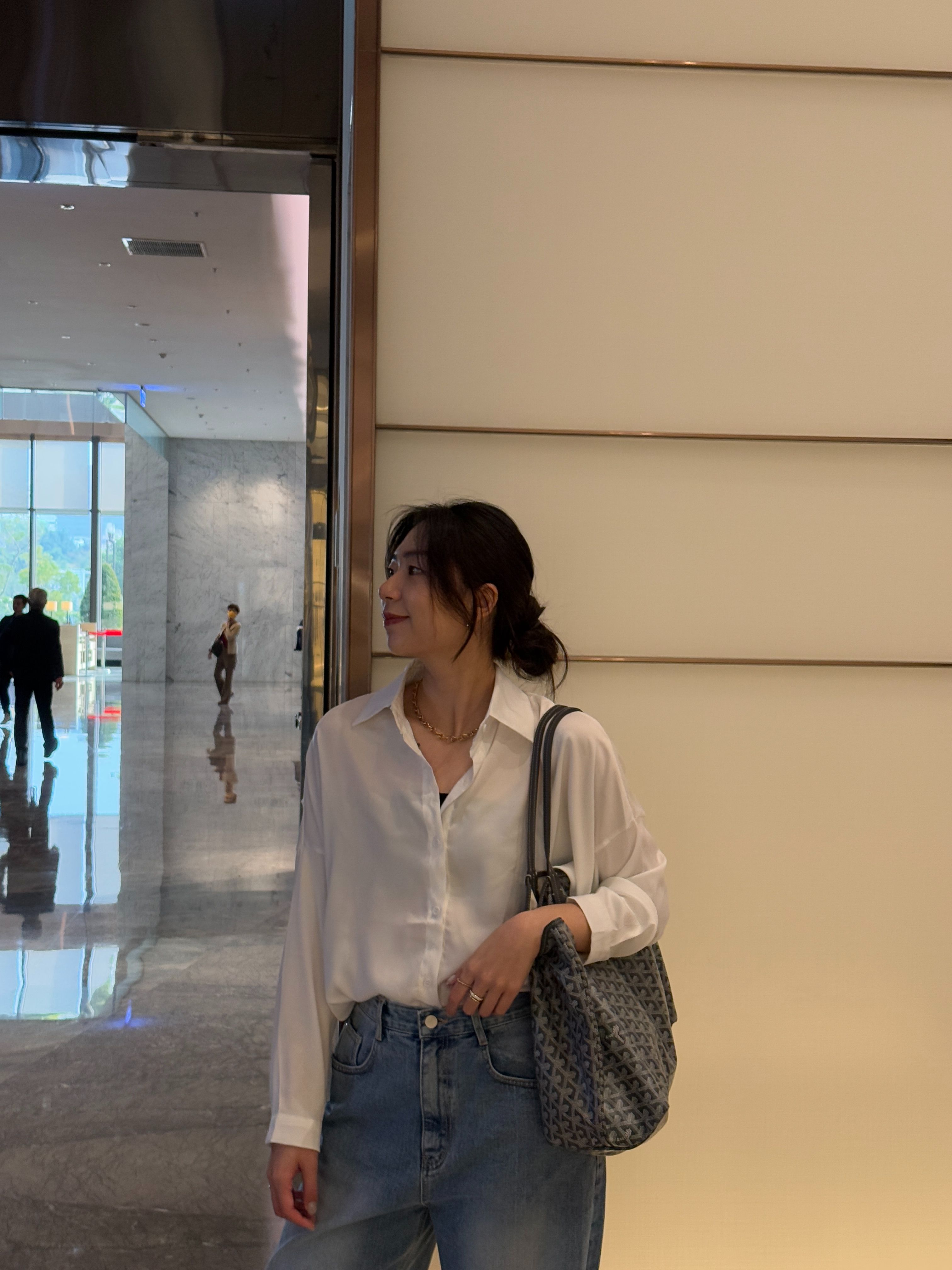 LS05 仿絲綢氣質襯衫