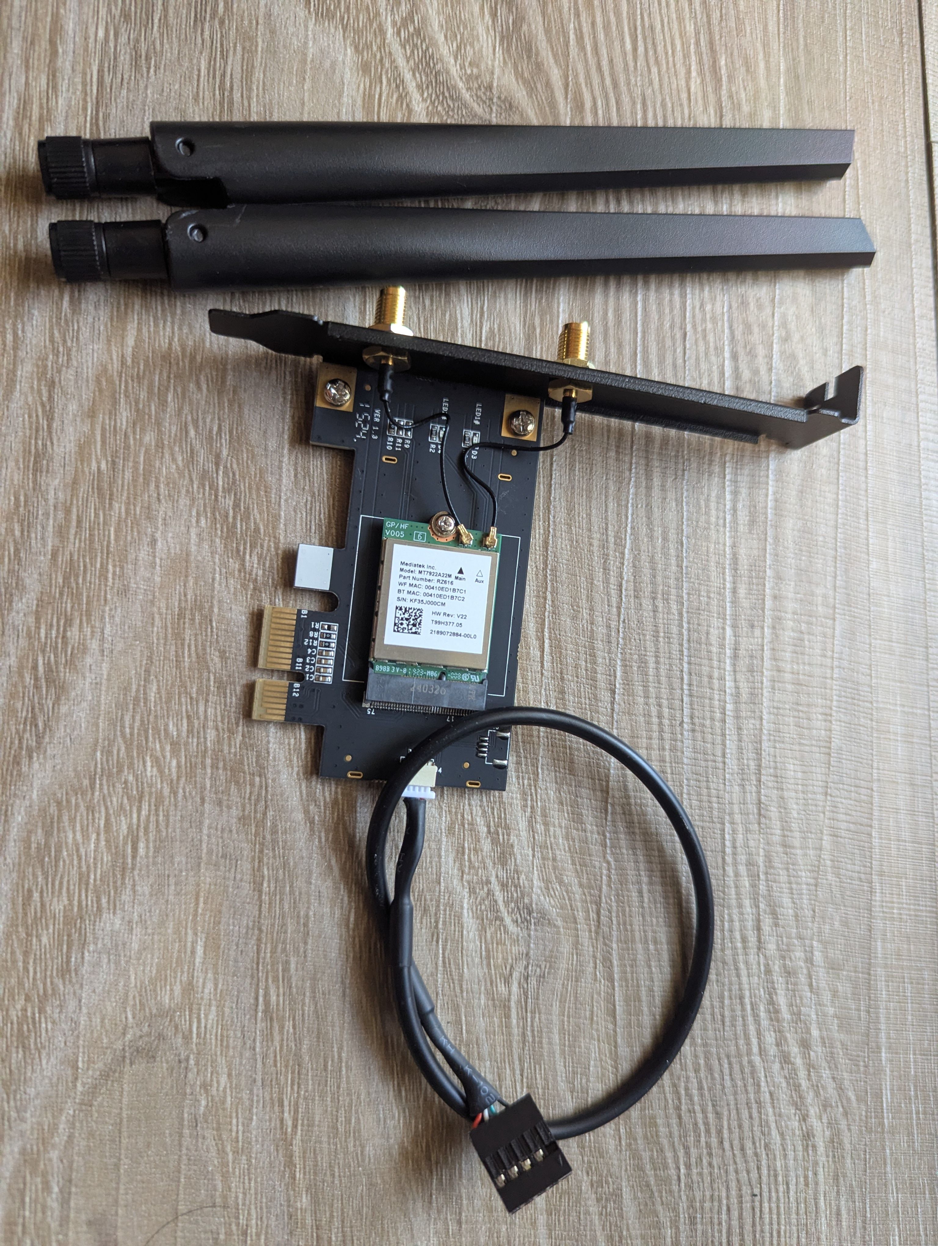 1. RZ616 PCIE WiFi 6E無線網路卡+ 8 Db天線x2