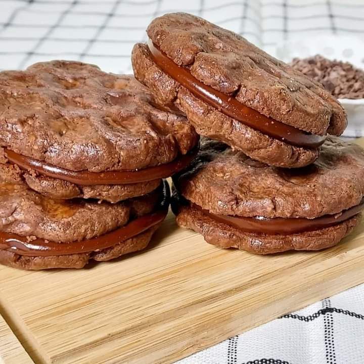 Vegan瑞士巧克力太妃餅乾 自製堅果乃油黑可可巧克力餅乾 100%純黑巧克力太妃夾心