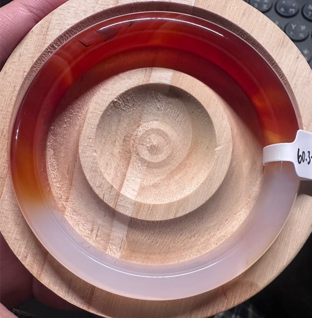 紅色漸變半山水瑪瑙