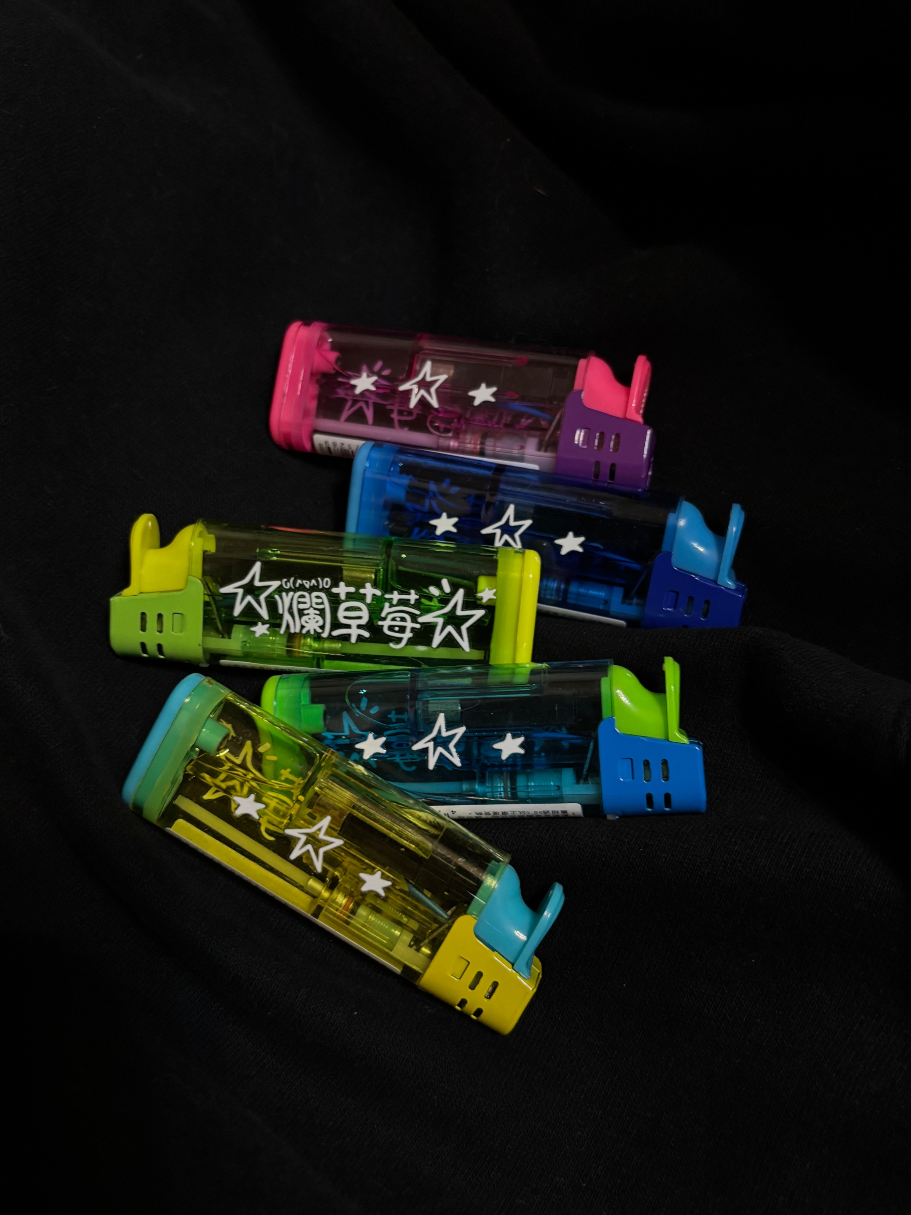 爛草莓打火G（＞^ω^＜）賣完變預購