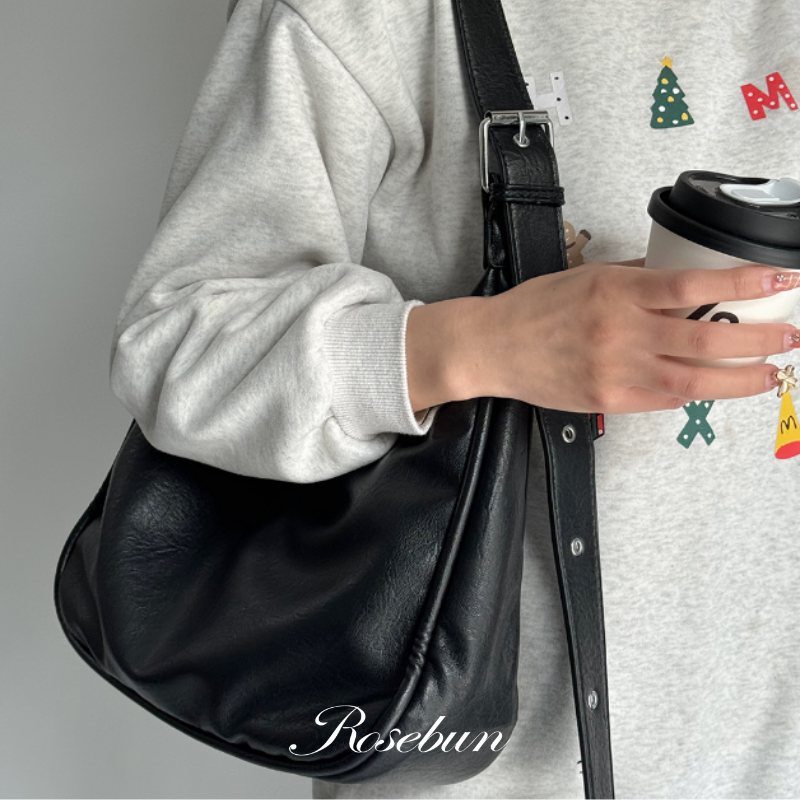 大容量簡約油蠟斜背包