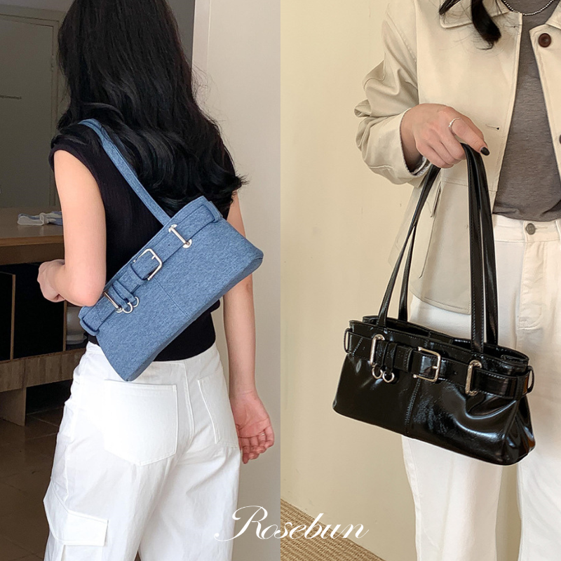 辣妹風銀釦腋下包