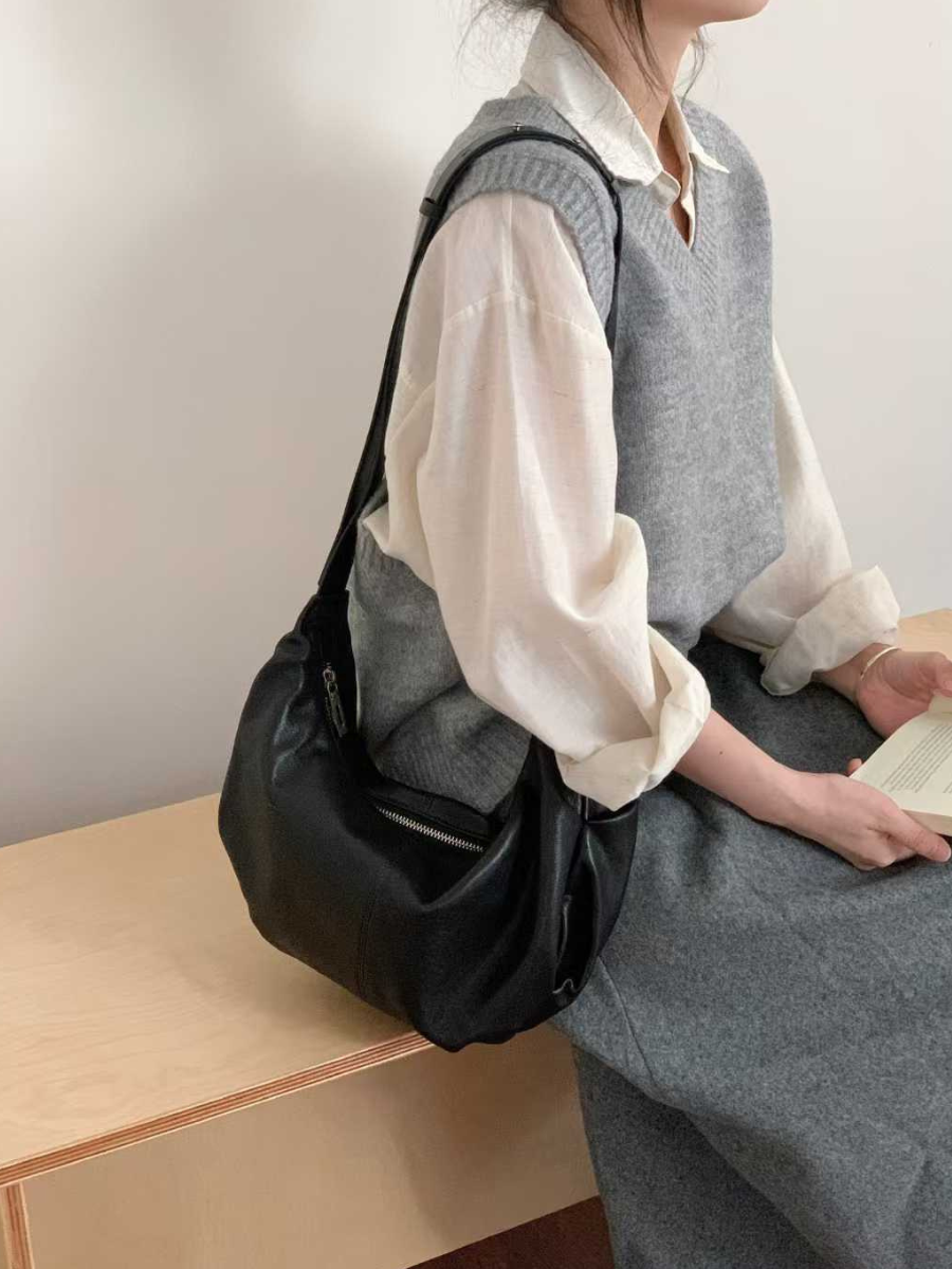 𝑹𝒐𝒔𝒆𝒃𝒖𝒏. 柔軟羊皮皺褶可頌包 真皮包包 斜背包 腋下包 肩背包 韓系包包 軟皮包包 兩用包