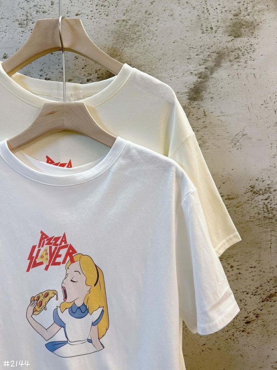 正在享用披薩🍕的愛麗絲