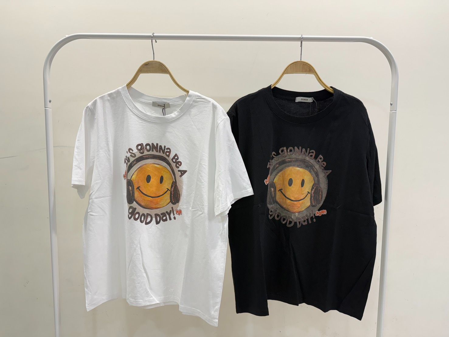 耳機🎧微笑棉感寬鬆T