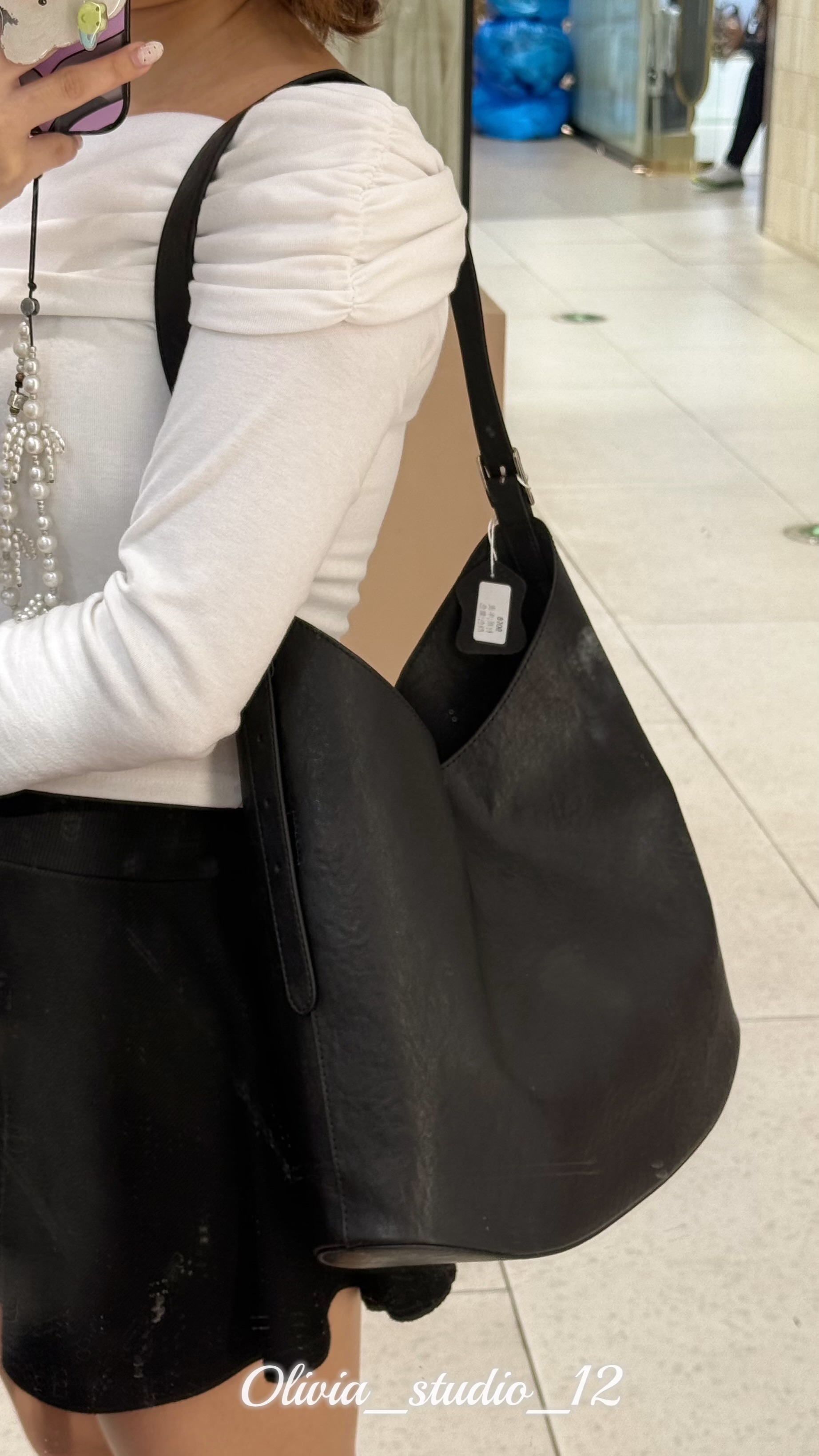 𝓞𝓵𝓲𝓿𝓲𝓪 實拍 大款頭層牛皮大包 （放得下a4）