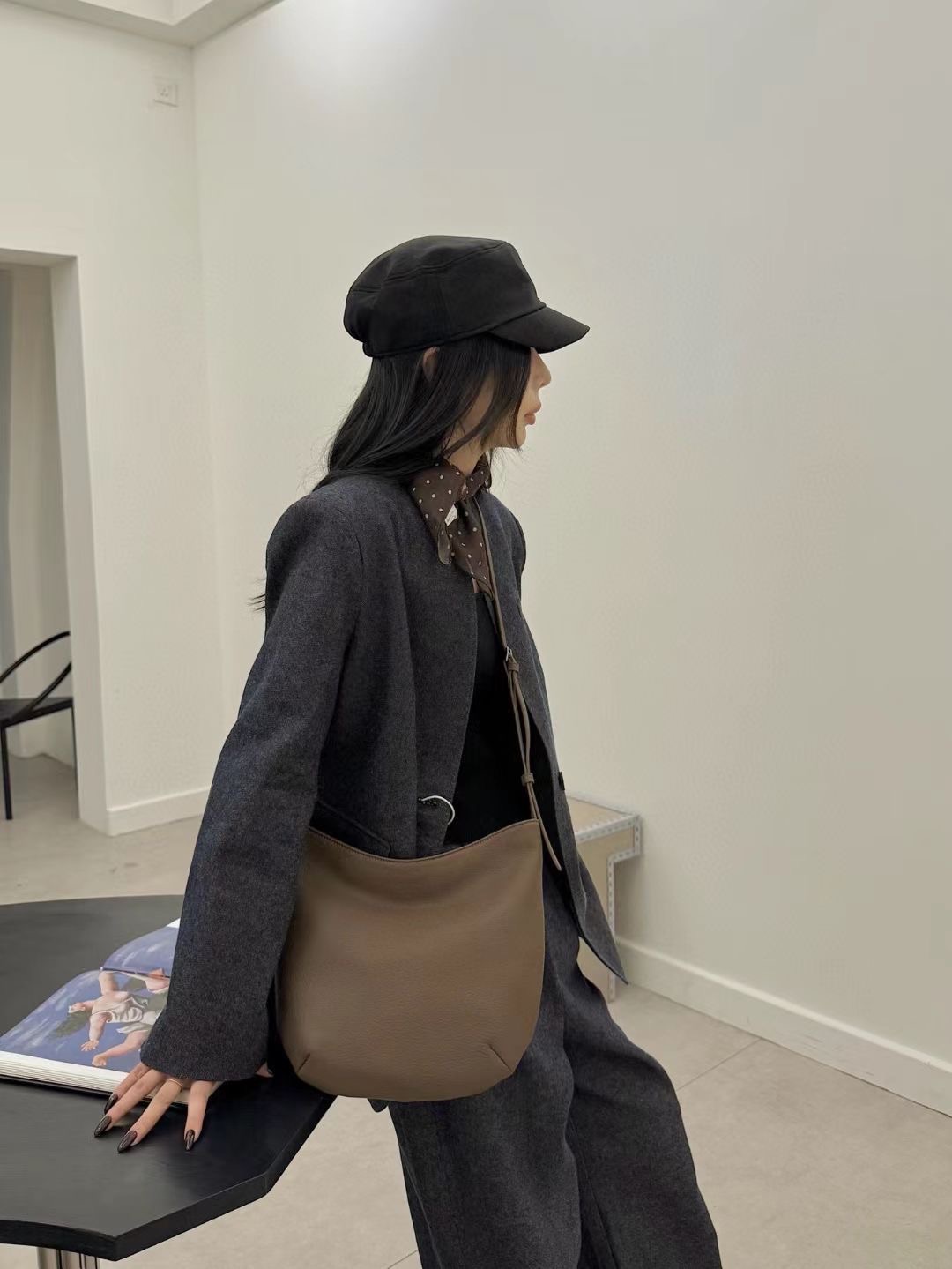 𝓞𝓵𝓲𝓿𝓲𝓪_羊皮軟糯扁包