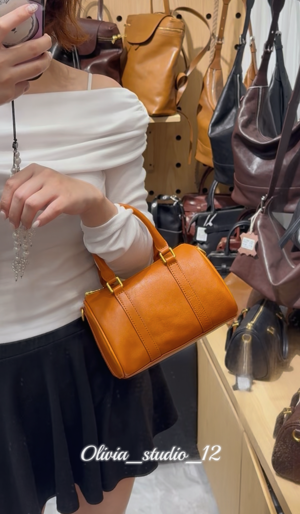 𝓞𝓵𝓲𝓿𝓲𝓪_ 波士頓植鞣牛皮包 首圖是小款