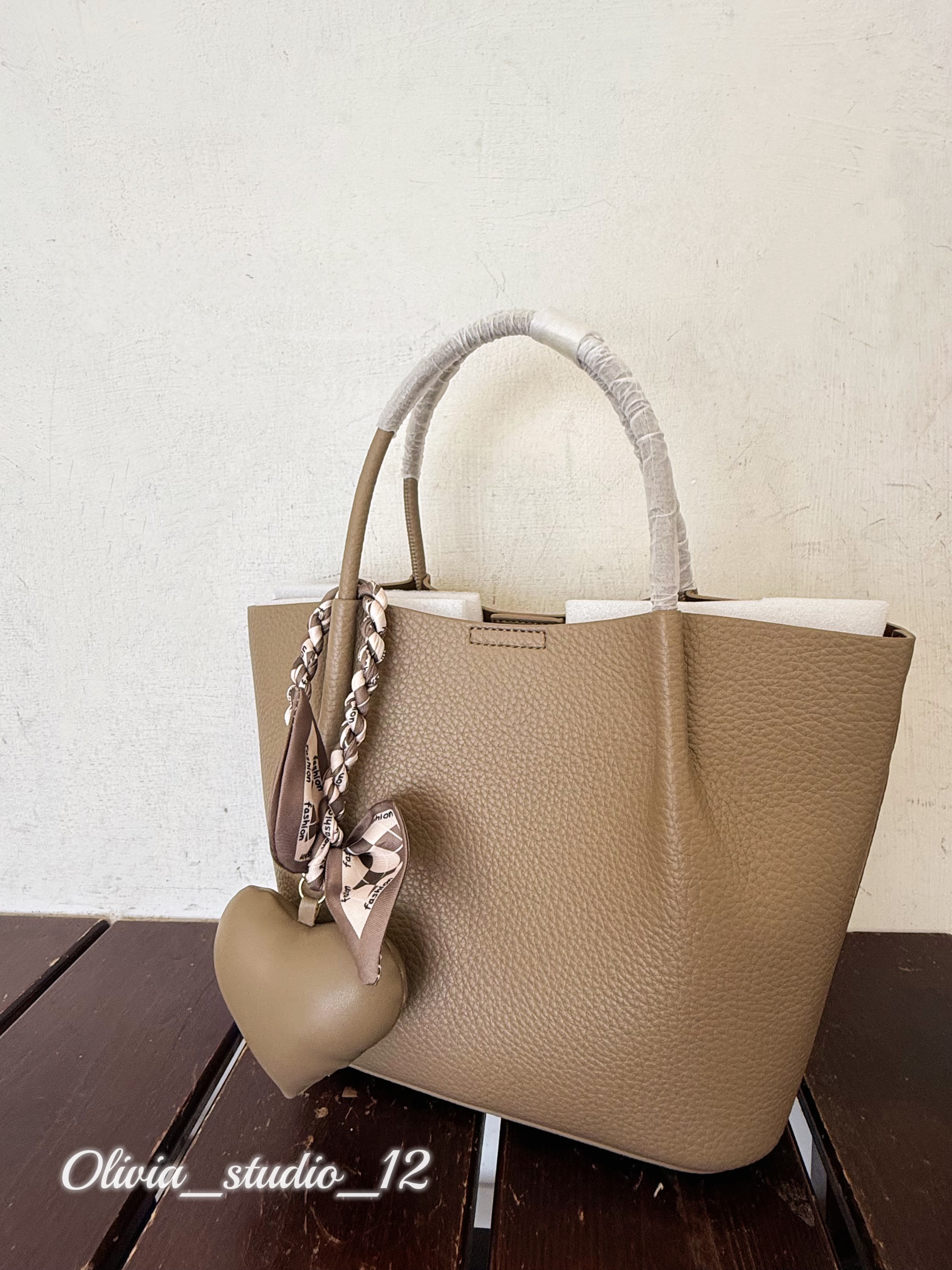 𝓞𝓵𝓲𝓿𝓲𝓪_顏色過多的熱銷大款水桶包（可單肩斜挎）