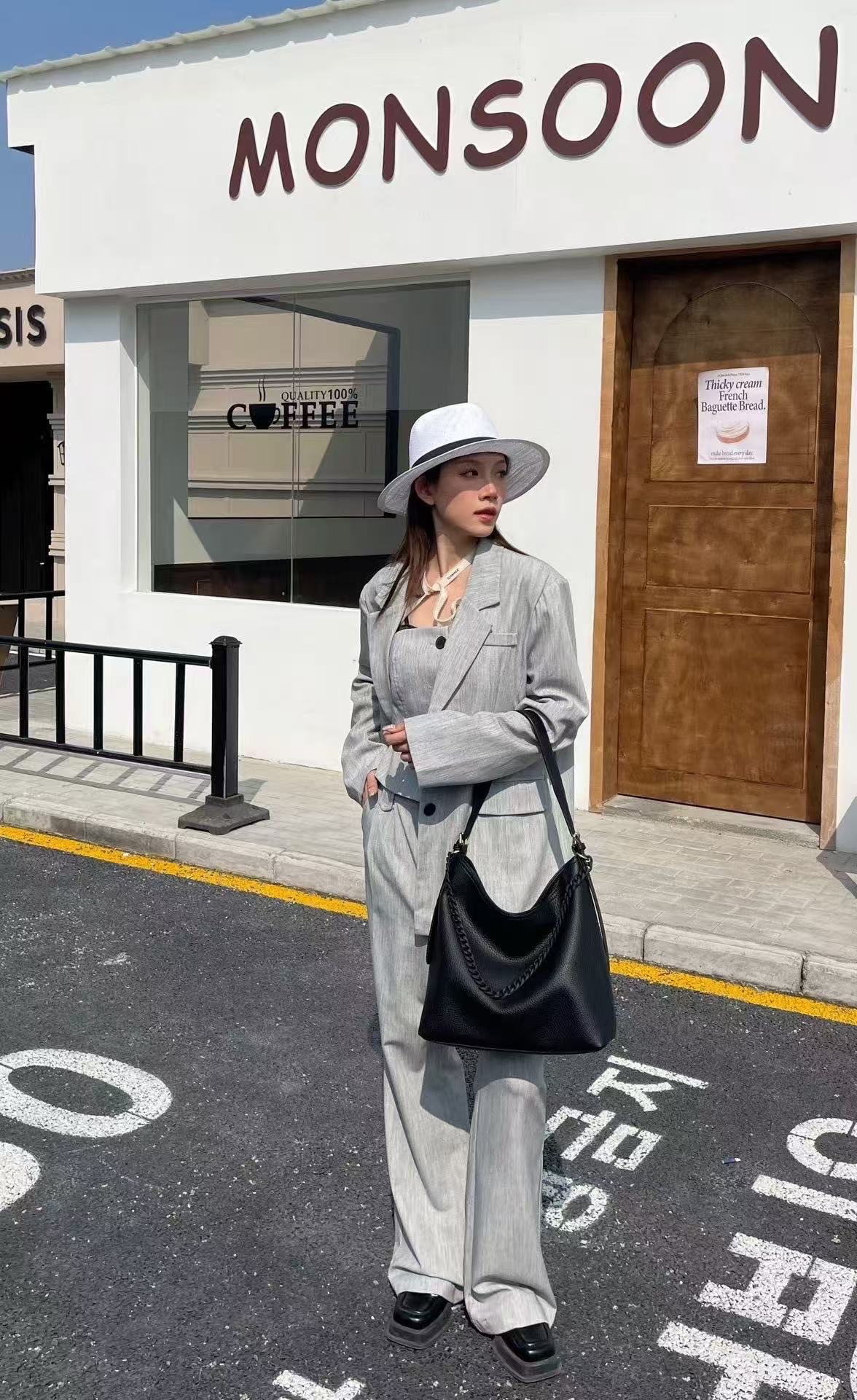 𝓞𝓵𝓲𝓿𝓲𝓪_荔枝皮大款通勤包