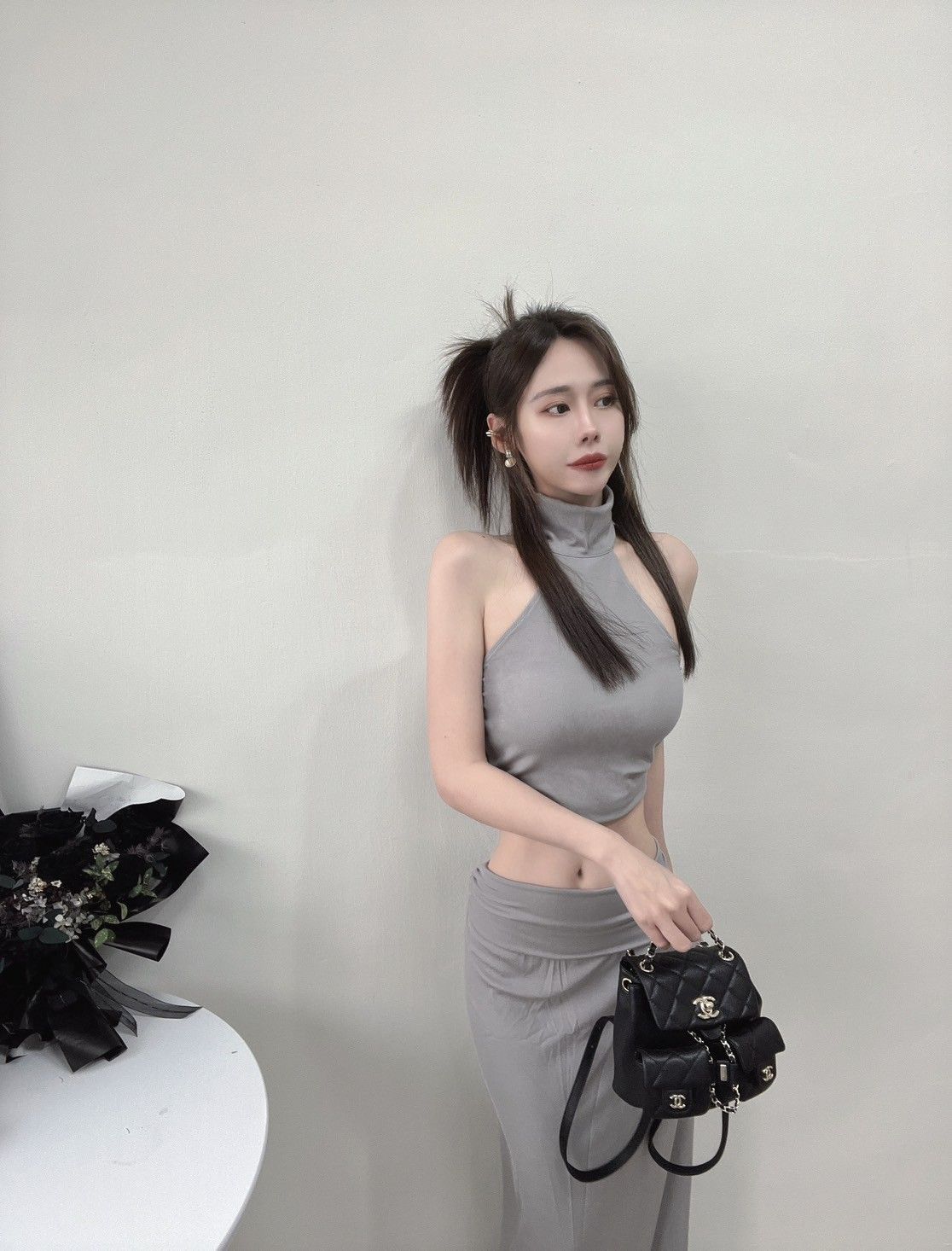 高領削肩背心+反折長裙