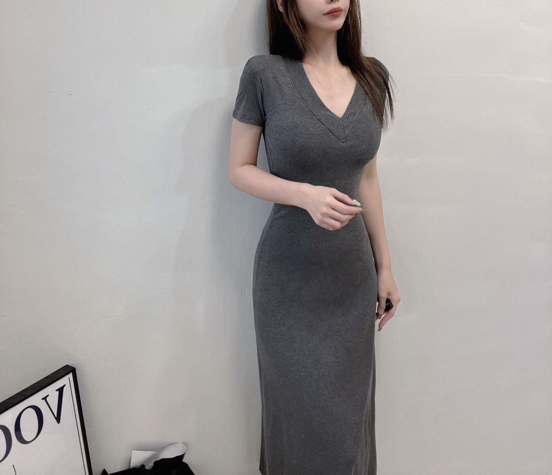 休閒V領罩杯連身長裙💫