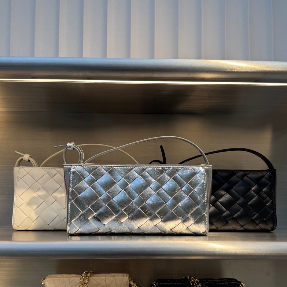 CHARLES ＆ KEITH 小CK 編織方包 CK2-20271571