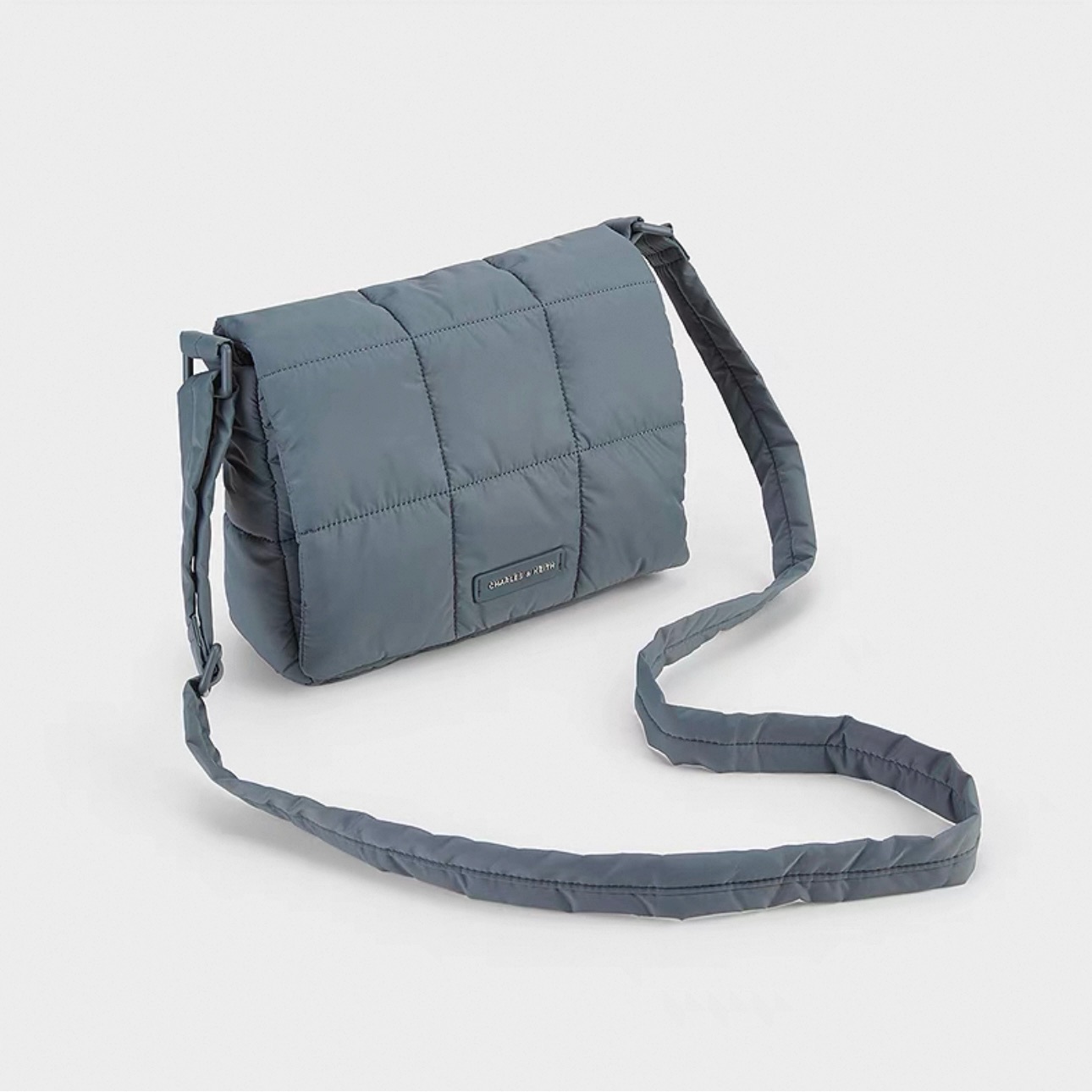 CHARLES ＆ KEITH 小CK 輕盈華夫格澎澎空氣包 CK2-80782509