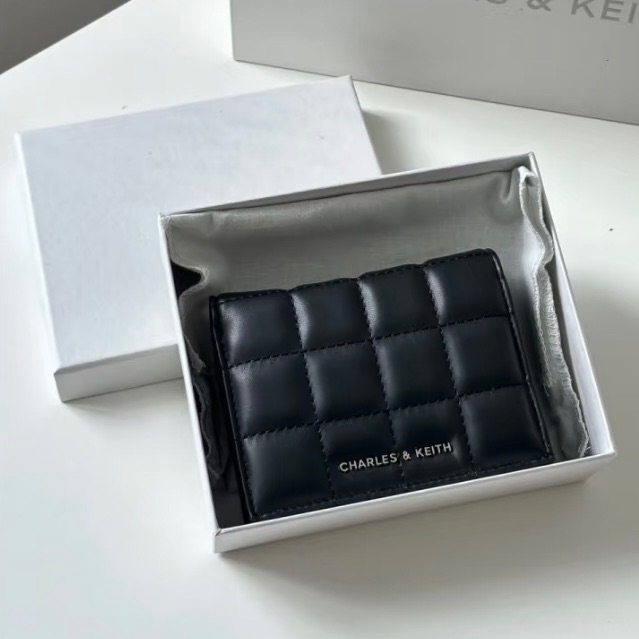 CHARLES ＆ KEITH 小CK 方格紋鍊條短夾 CK6-10680910