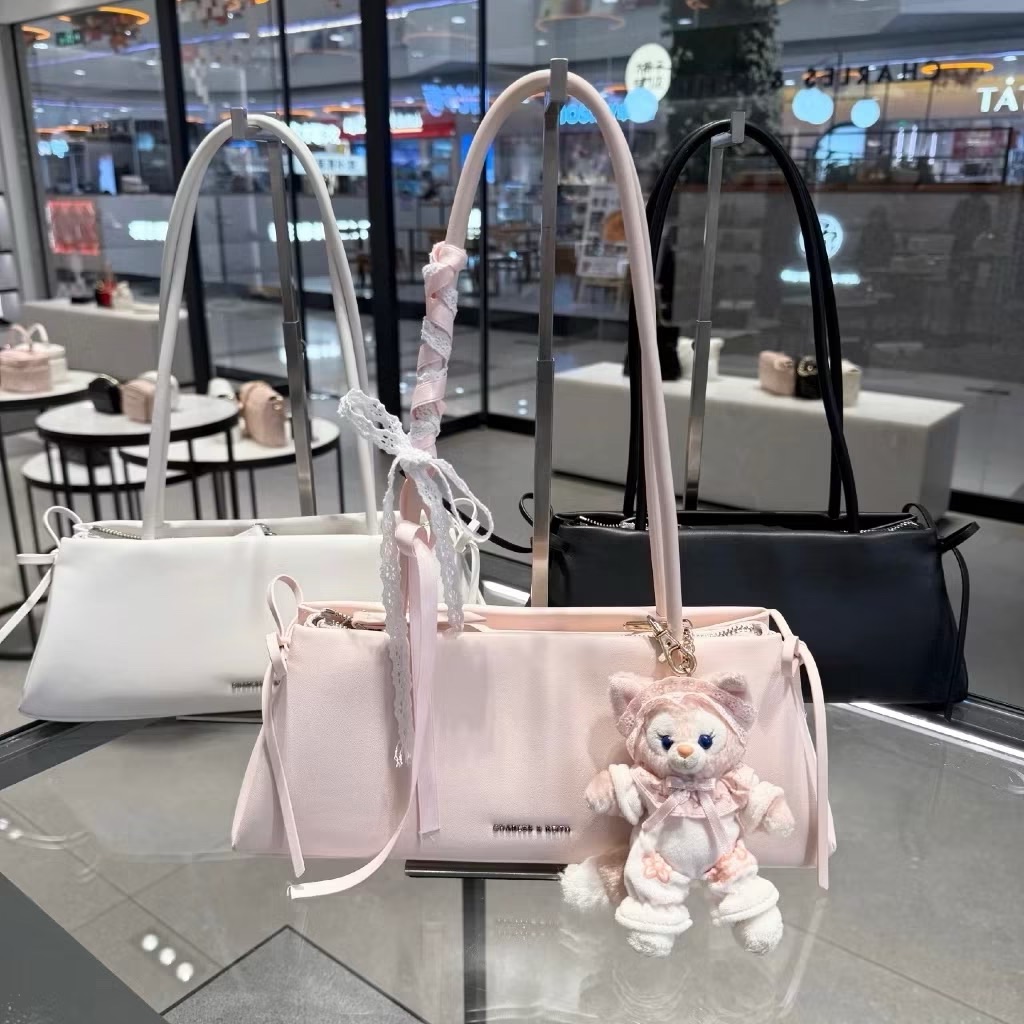 代購CHARLES ＆ KEITH 蝴蝶結法棍包【補貨到❗️】