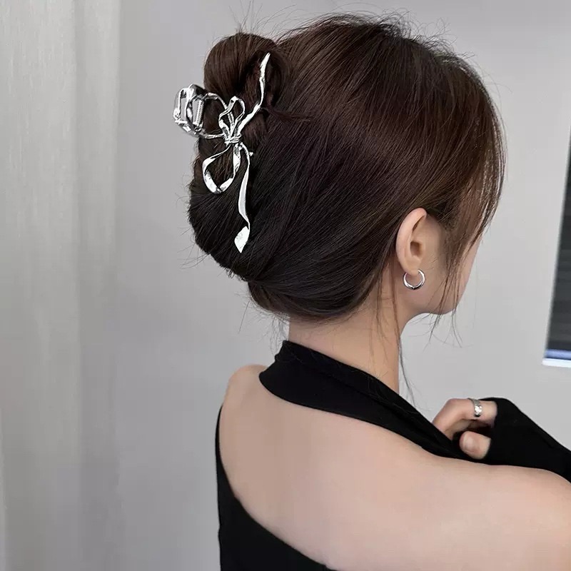 冷淡風液態蝴蝶結金屬鯊魚夾 小眾設計感飄帶蝴蝶結抓夾 褶皺輕奢合金高級感髮夾 頭飾髮飾