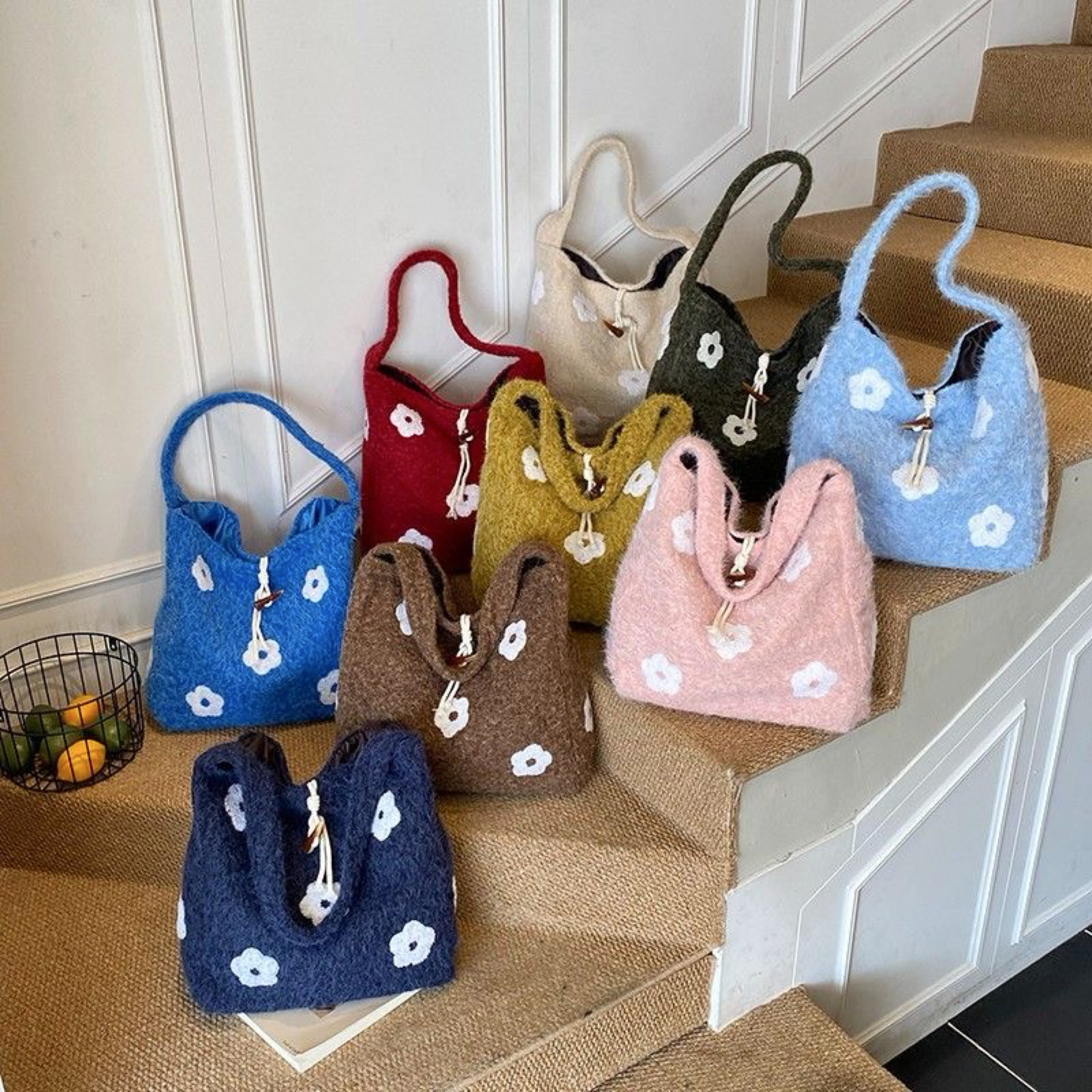 毛絨花朵托特包