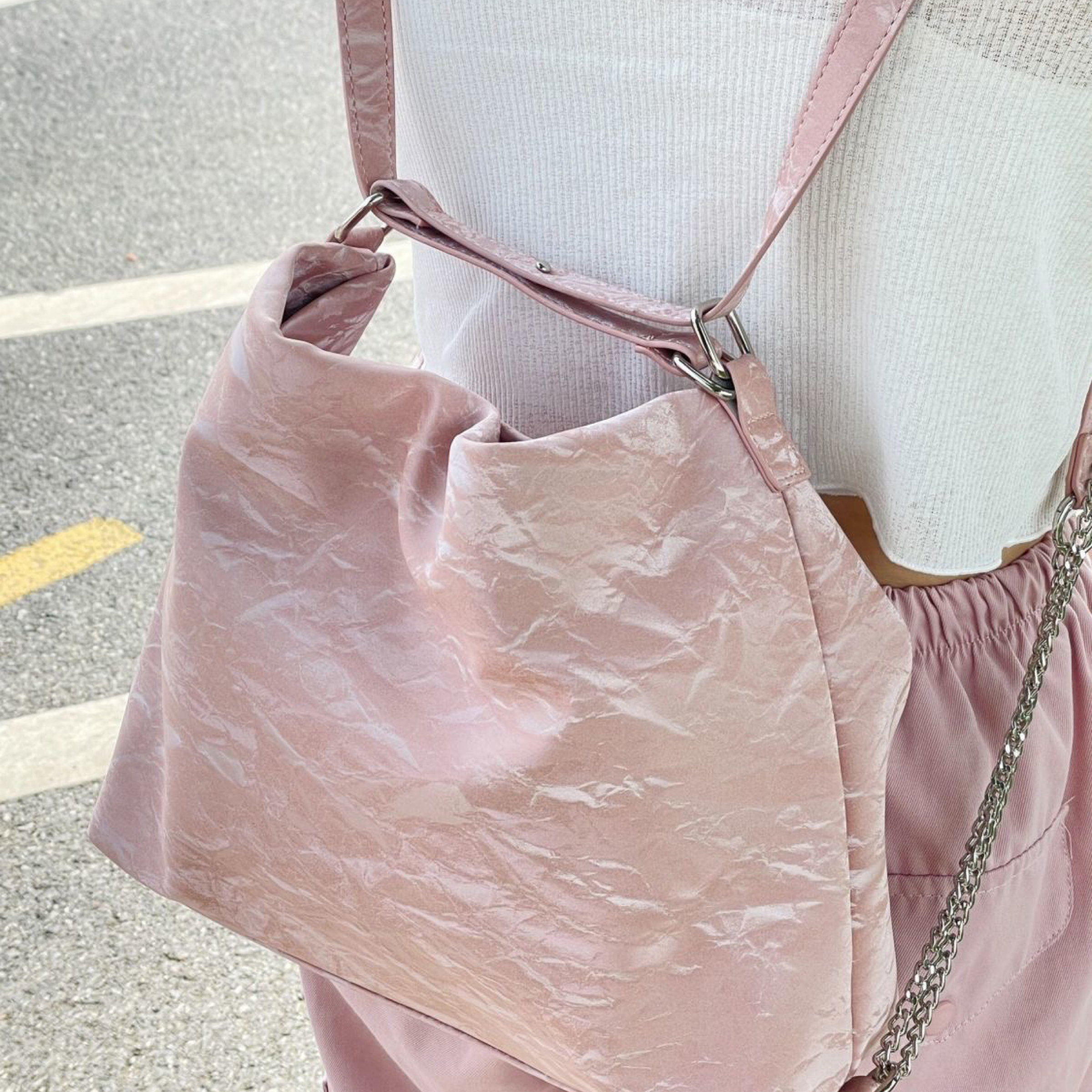 雲朵光澤感鏈條後背包